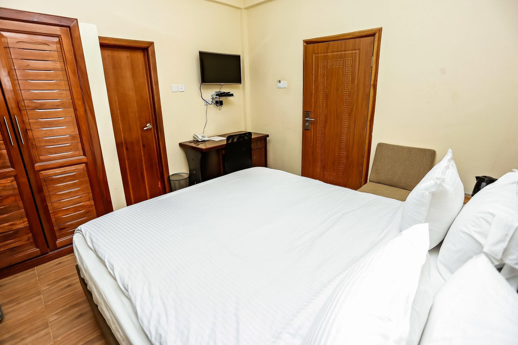 Double Queen Bed Non Smoking