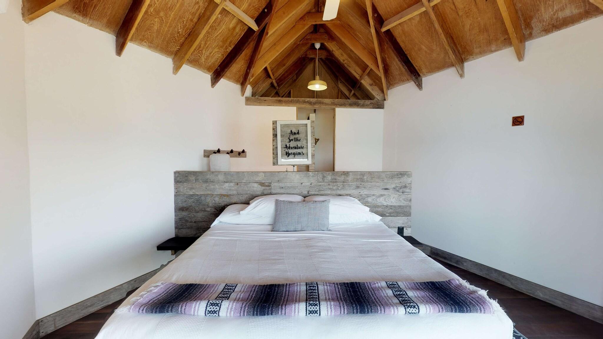 Bungalow King Size Bed