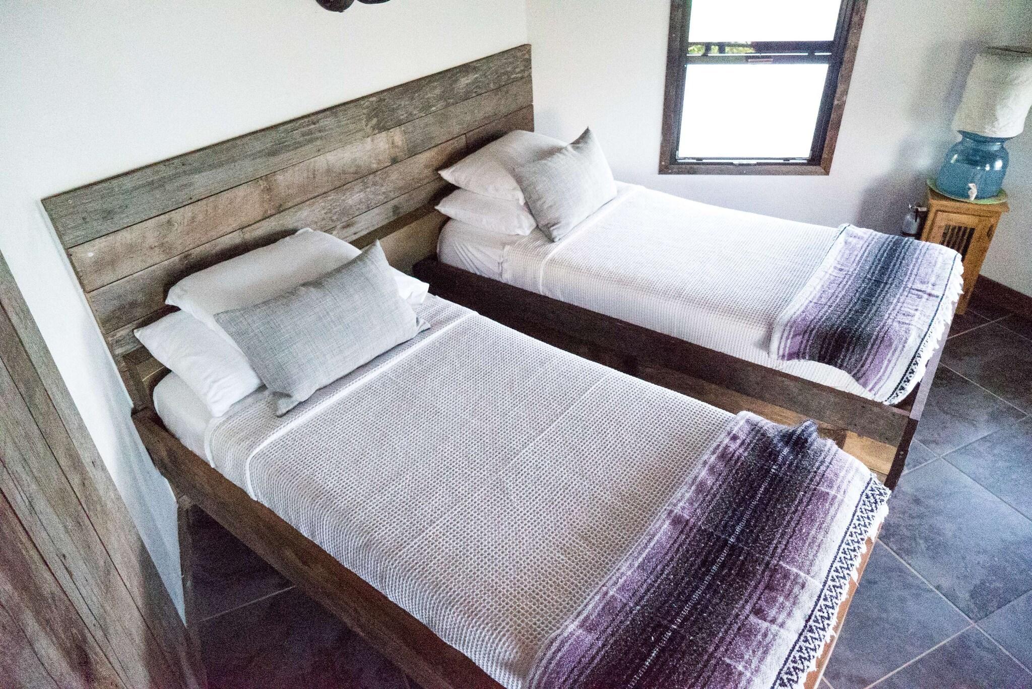 Bungalow Premier King Bed