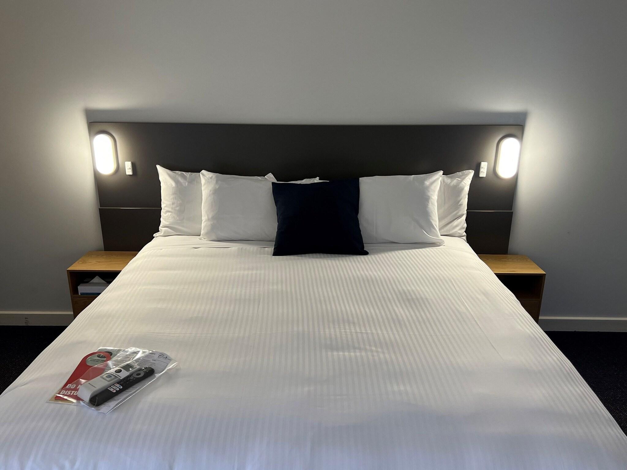 Double Garden View King Bed