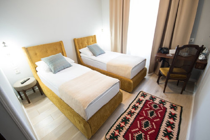 Double or Twin Standard