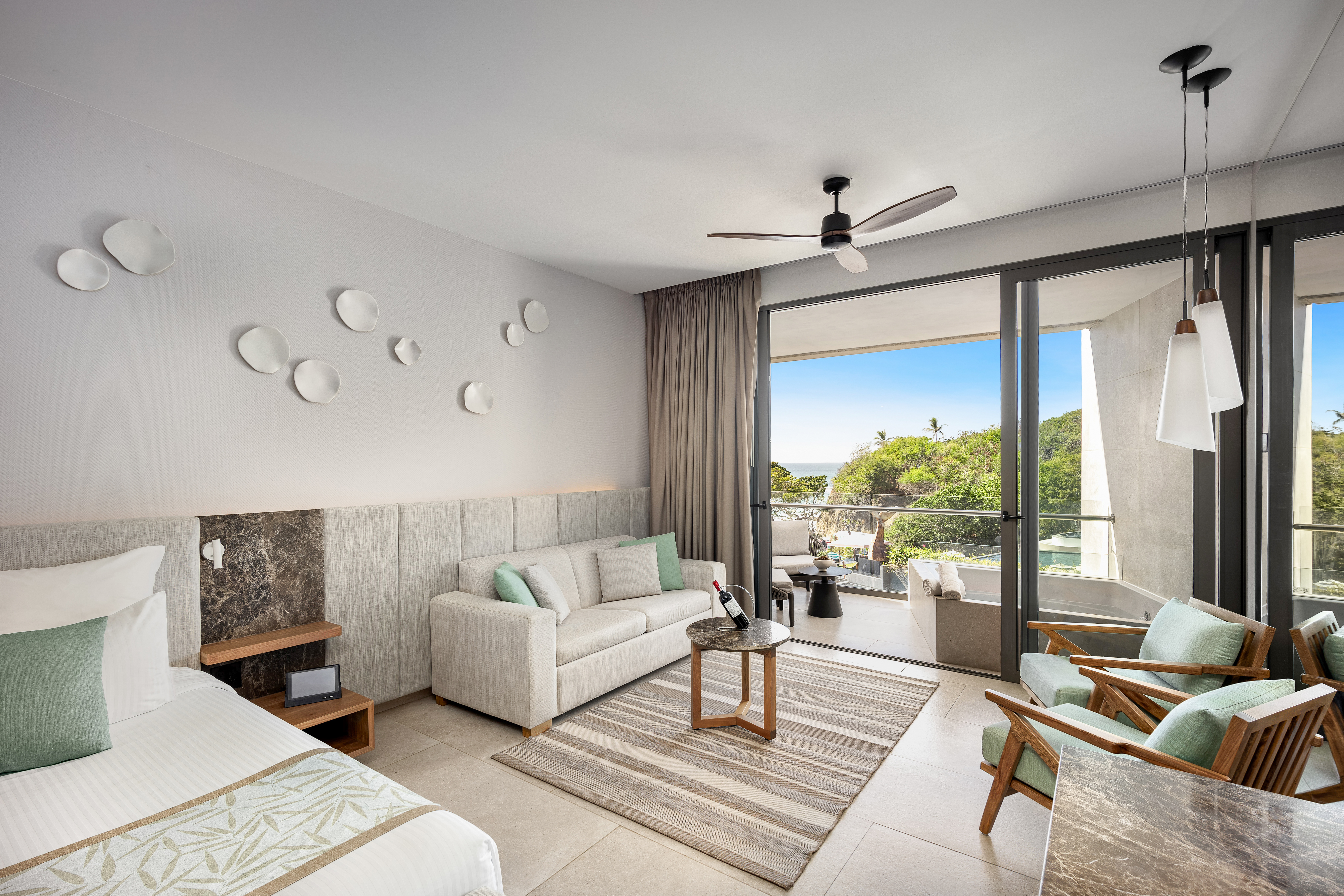 Junior Suite Club King Bed