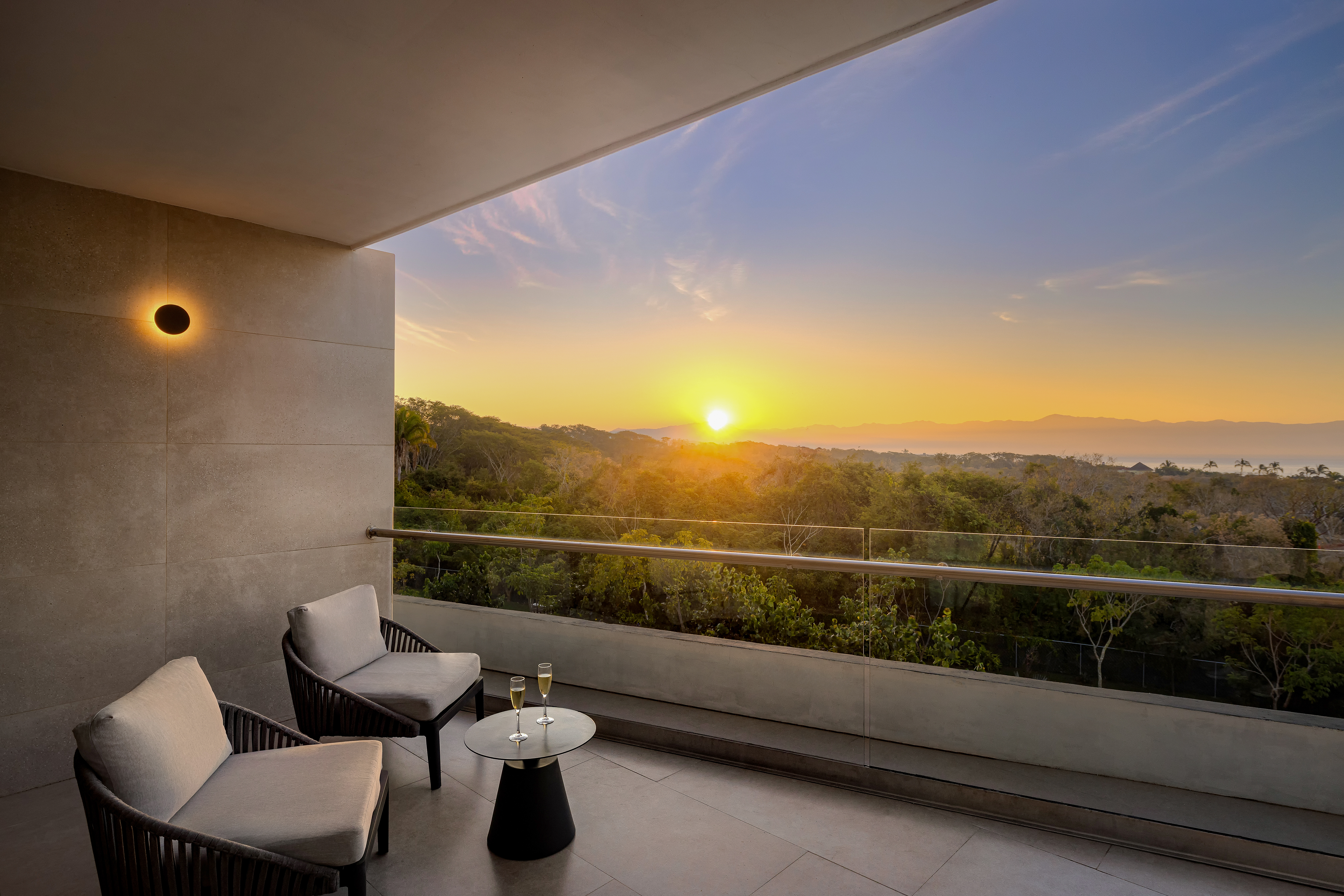 Junior Suite Club King Bed