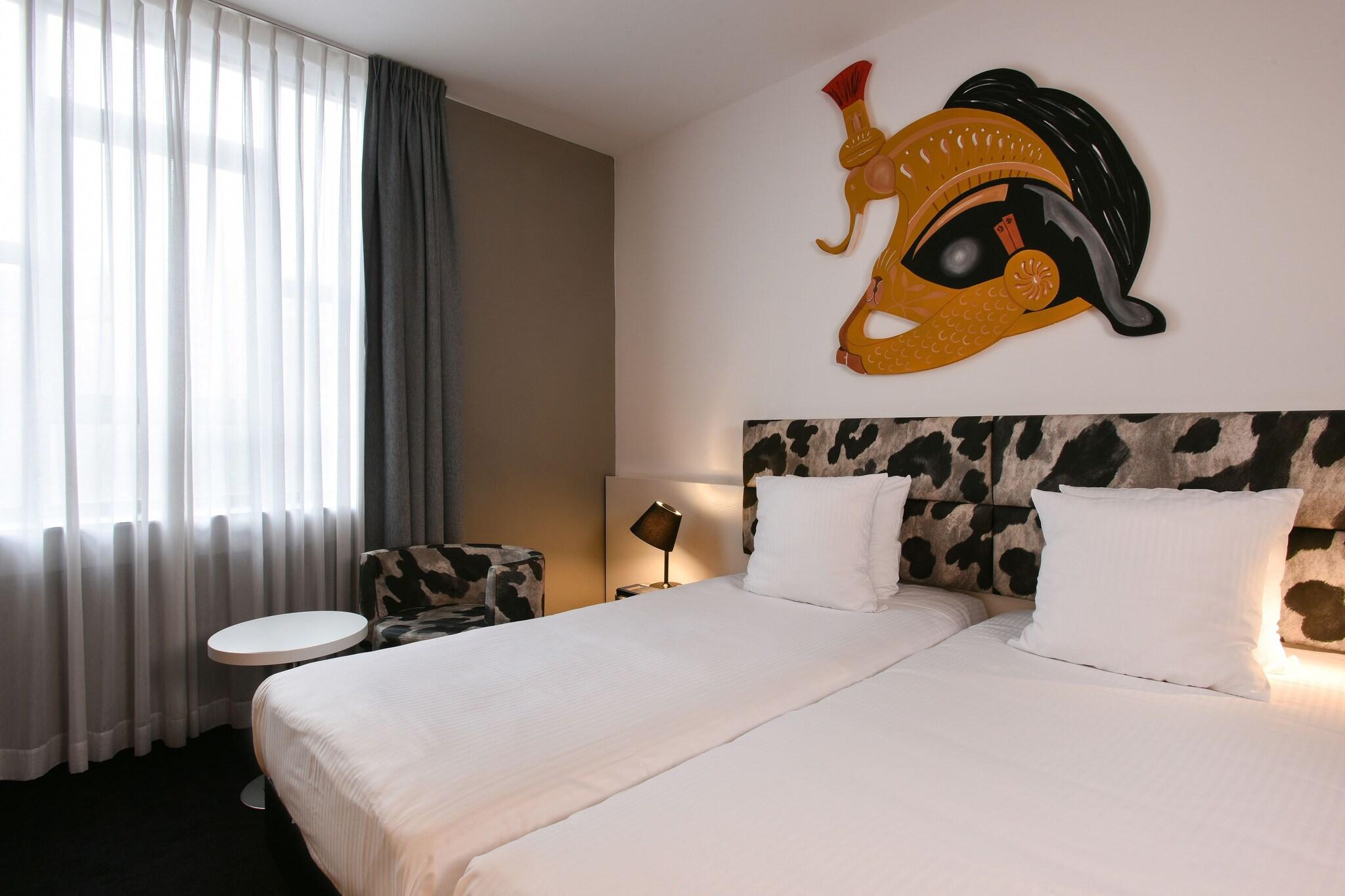 Double Queen Size Bed