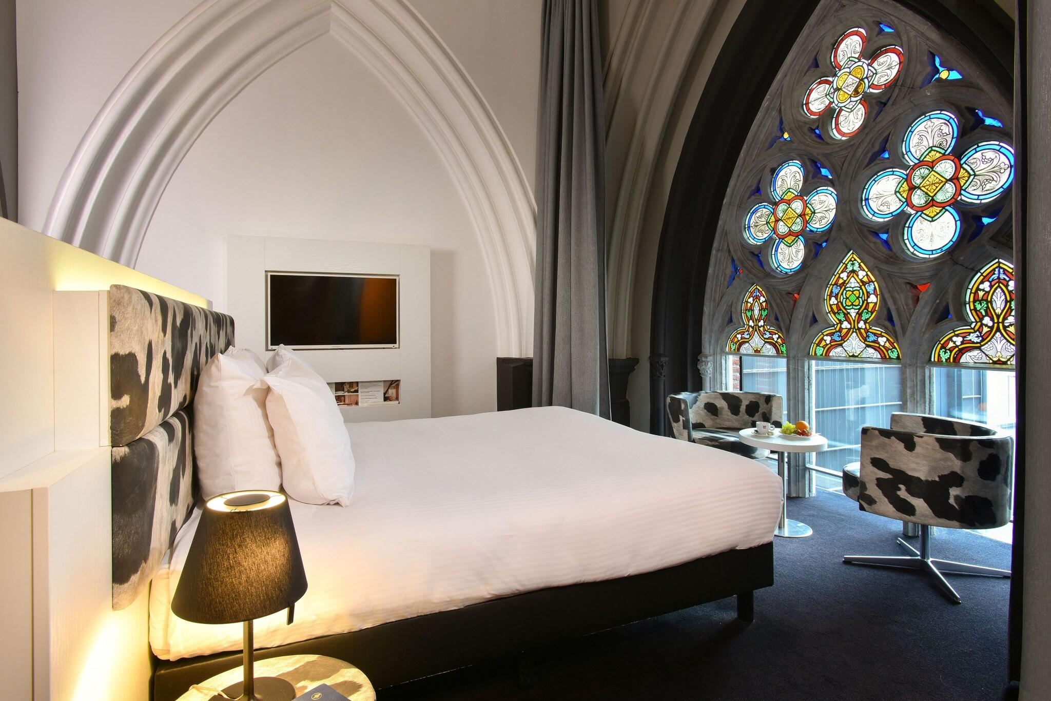 Twin Deluxe Two Beds