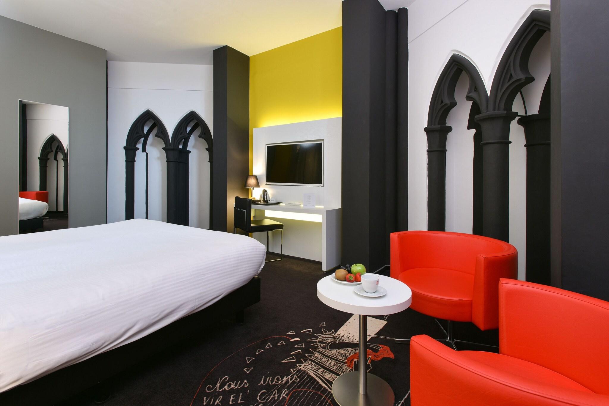 Double Superior Queen Bed