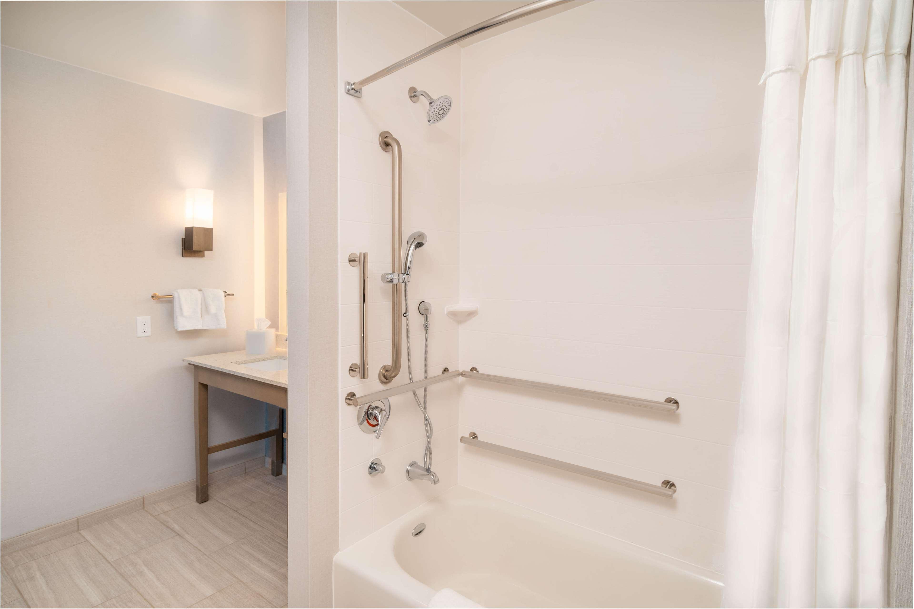 Suite Two Queen Beds Non Smoking