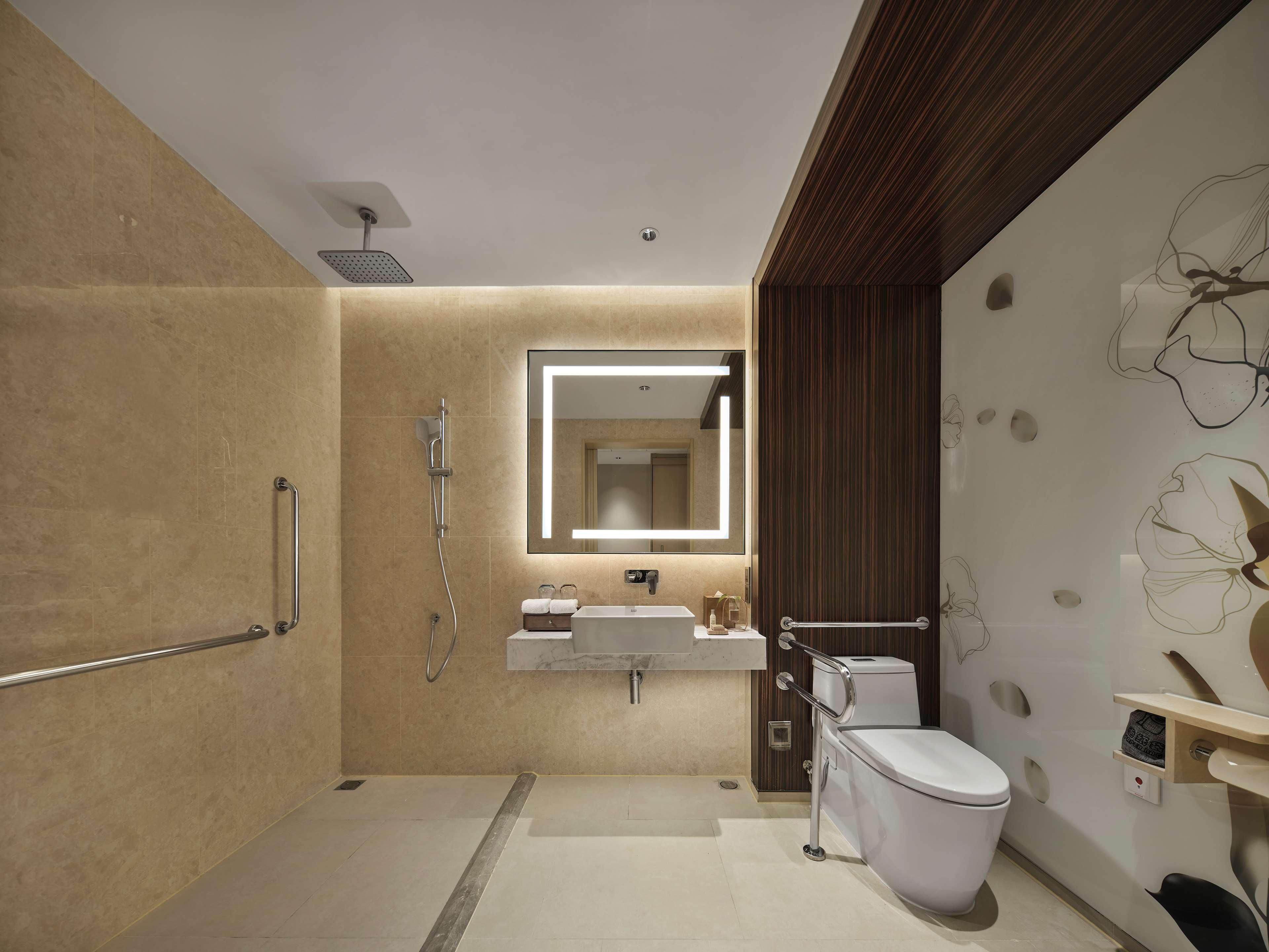 Double Accessible King Size Bed