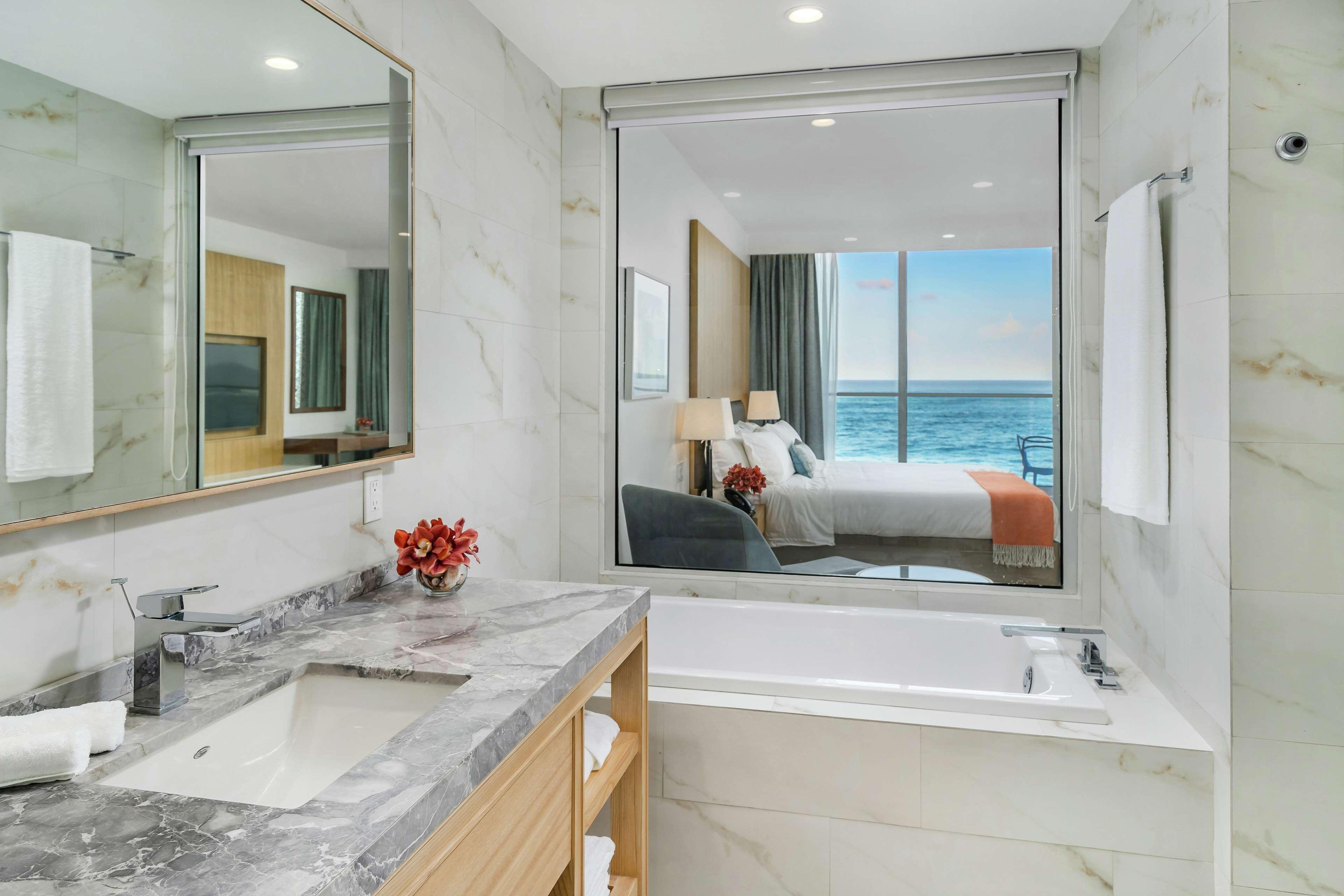 Double Ocean Front King Bed