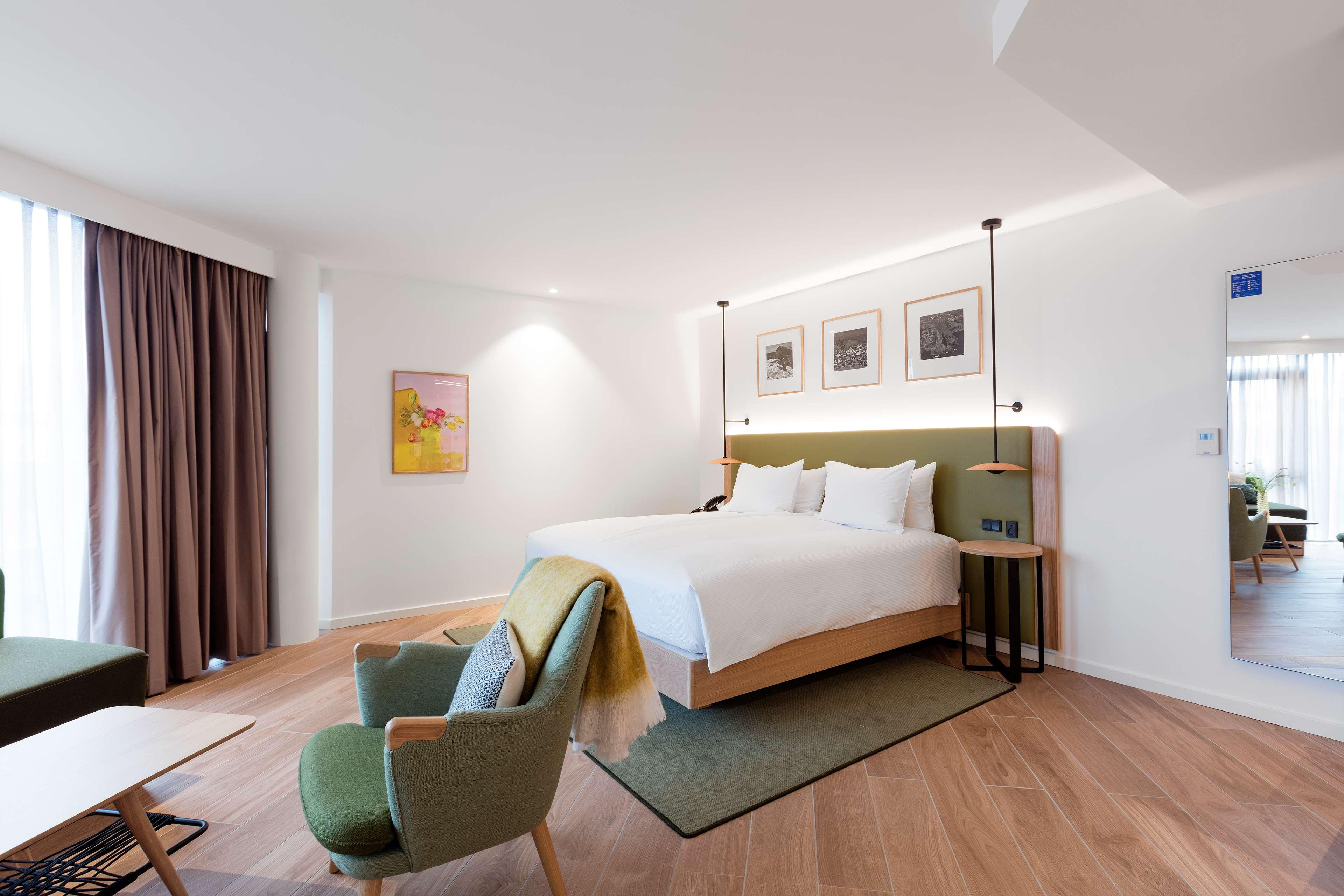 Double Accessible King Size Bed