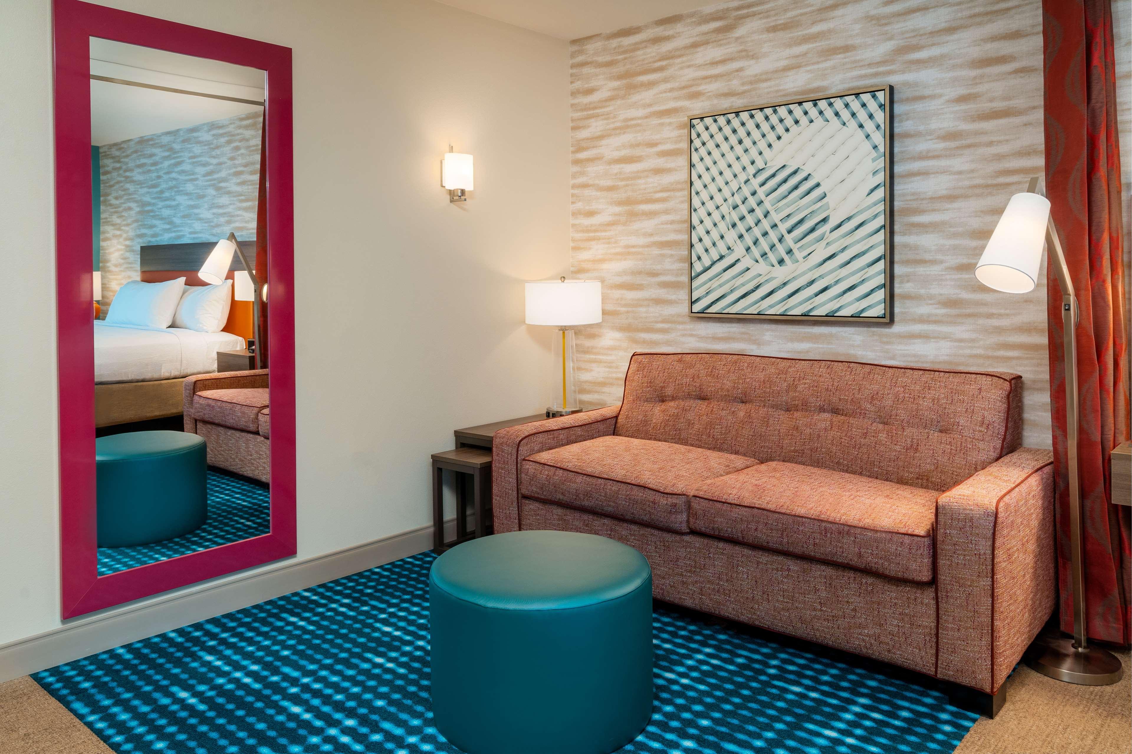 Studio Two Queen Beds Non Smoking