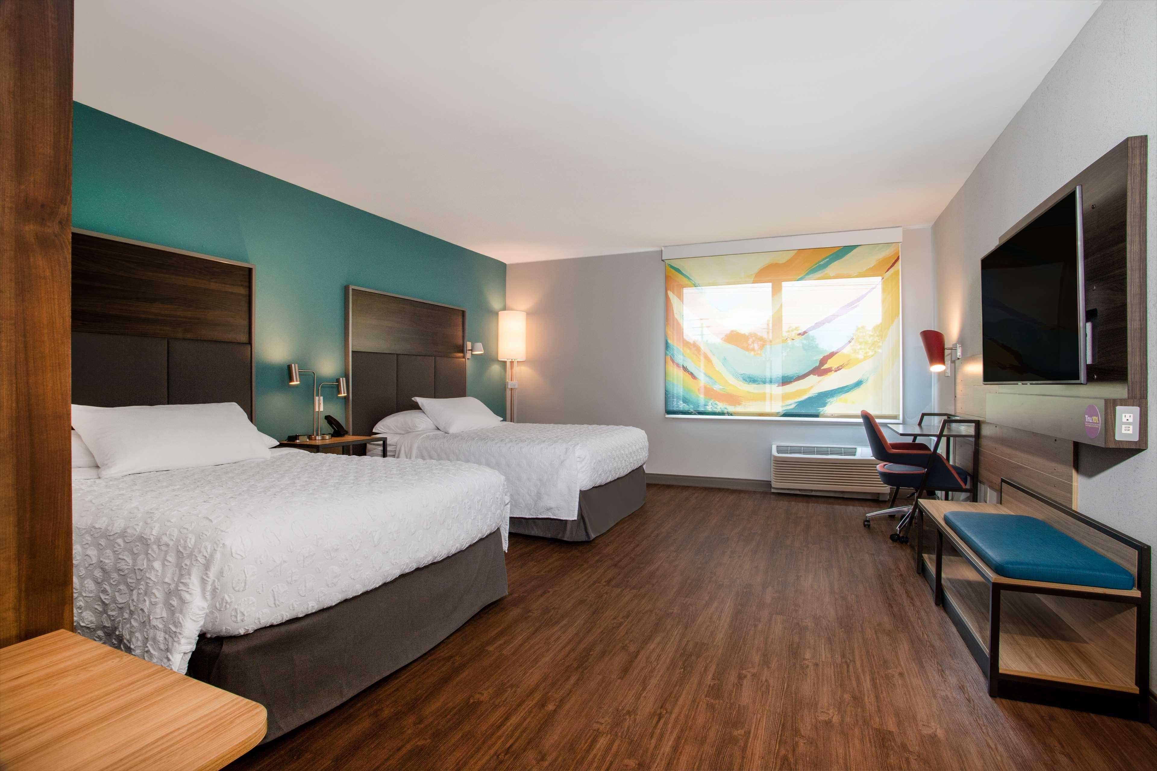 Twin Accessible-two Queen Beds