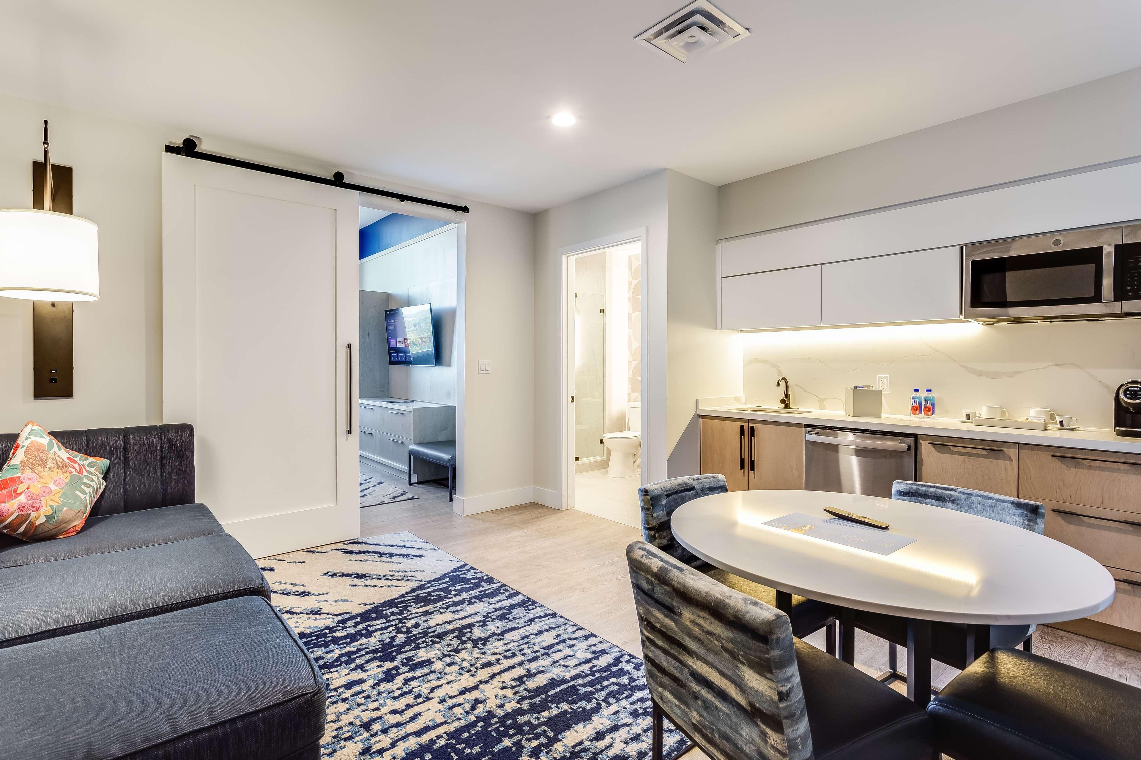 Suite Two Queen Beds