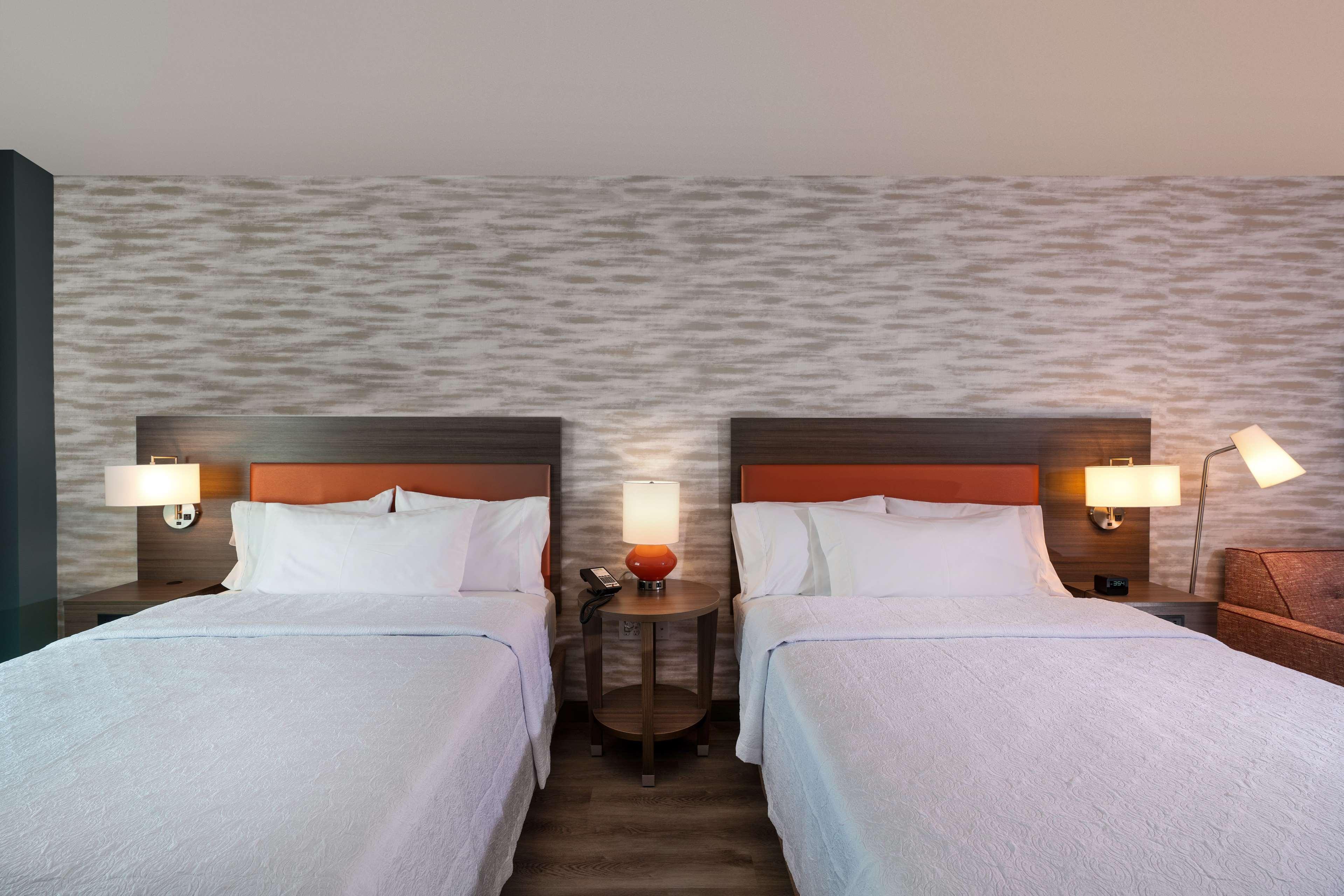 Studio Two Queen Beds Non Smoking