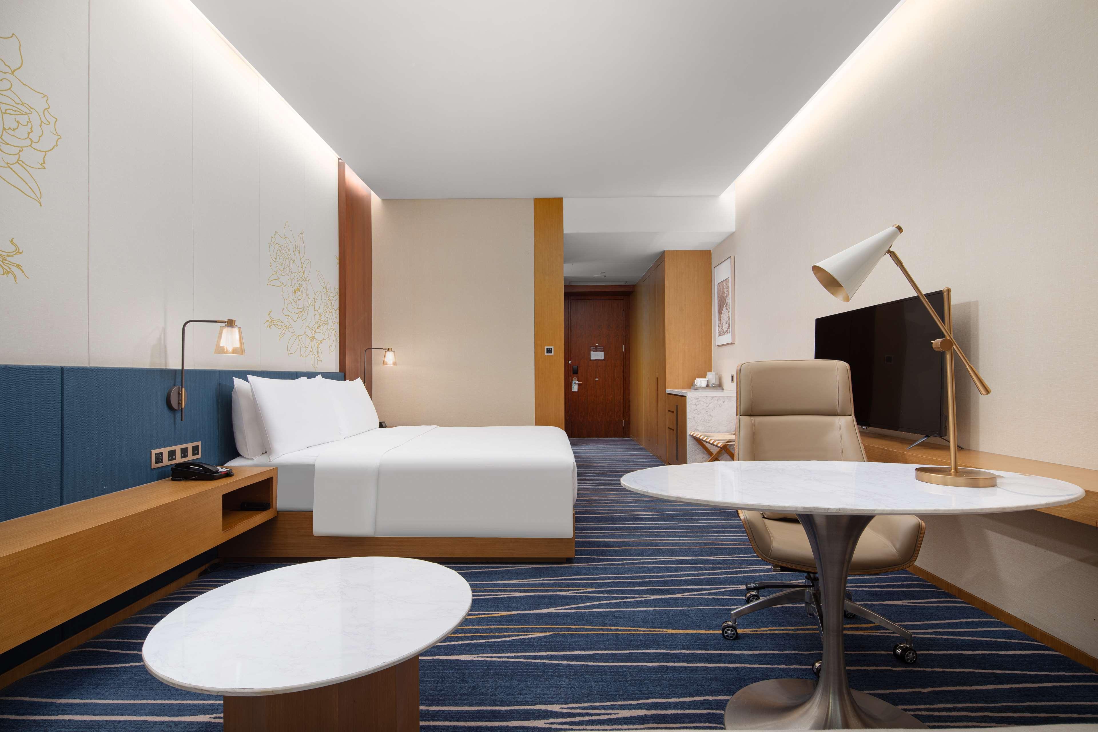 Double Deluxe King Bed