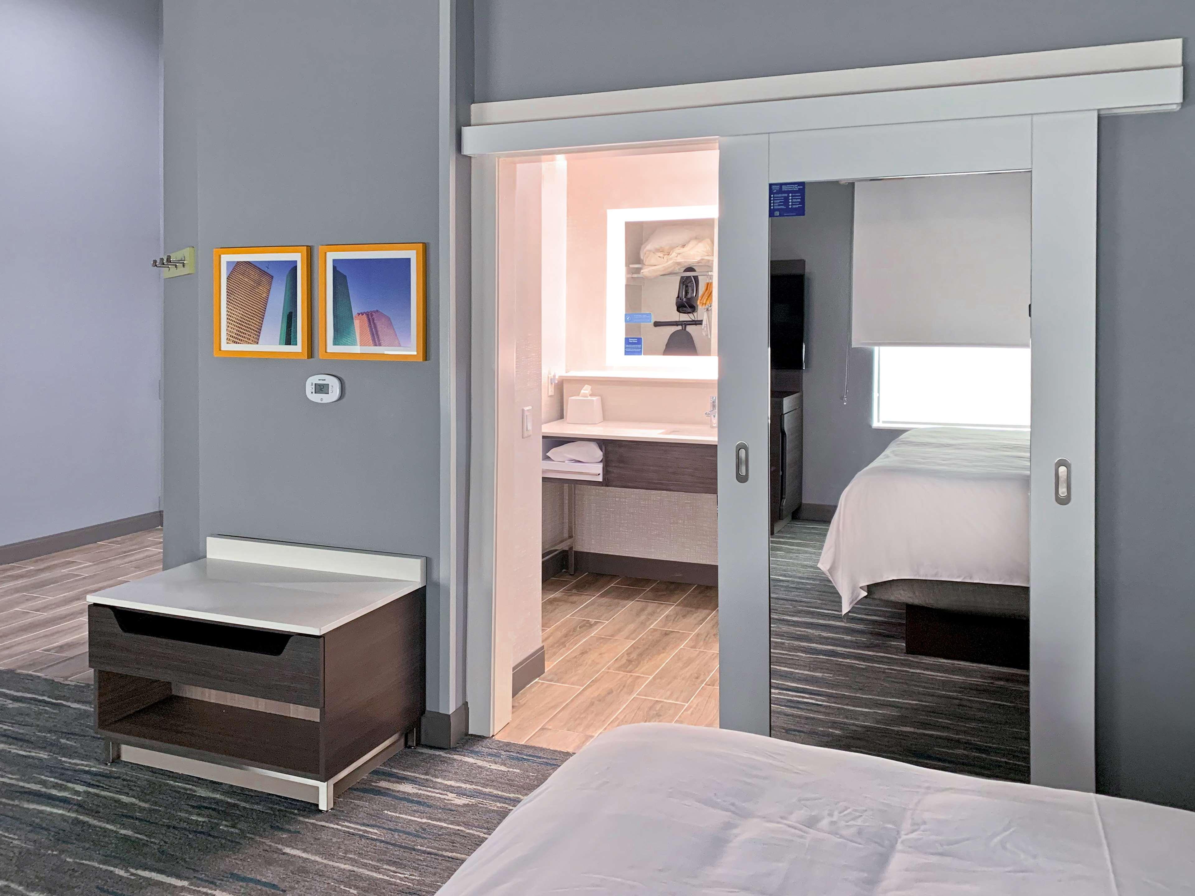 Studio King Bed Non Smoking