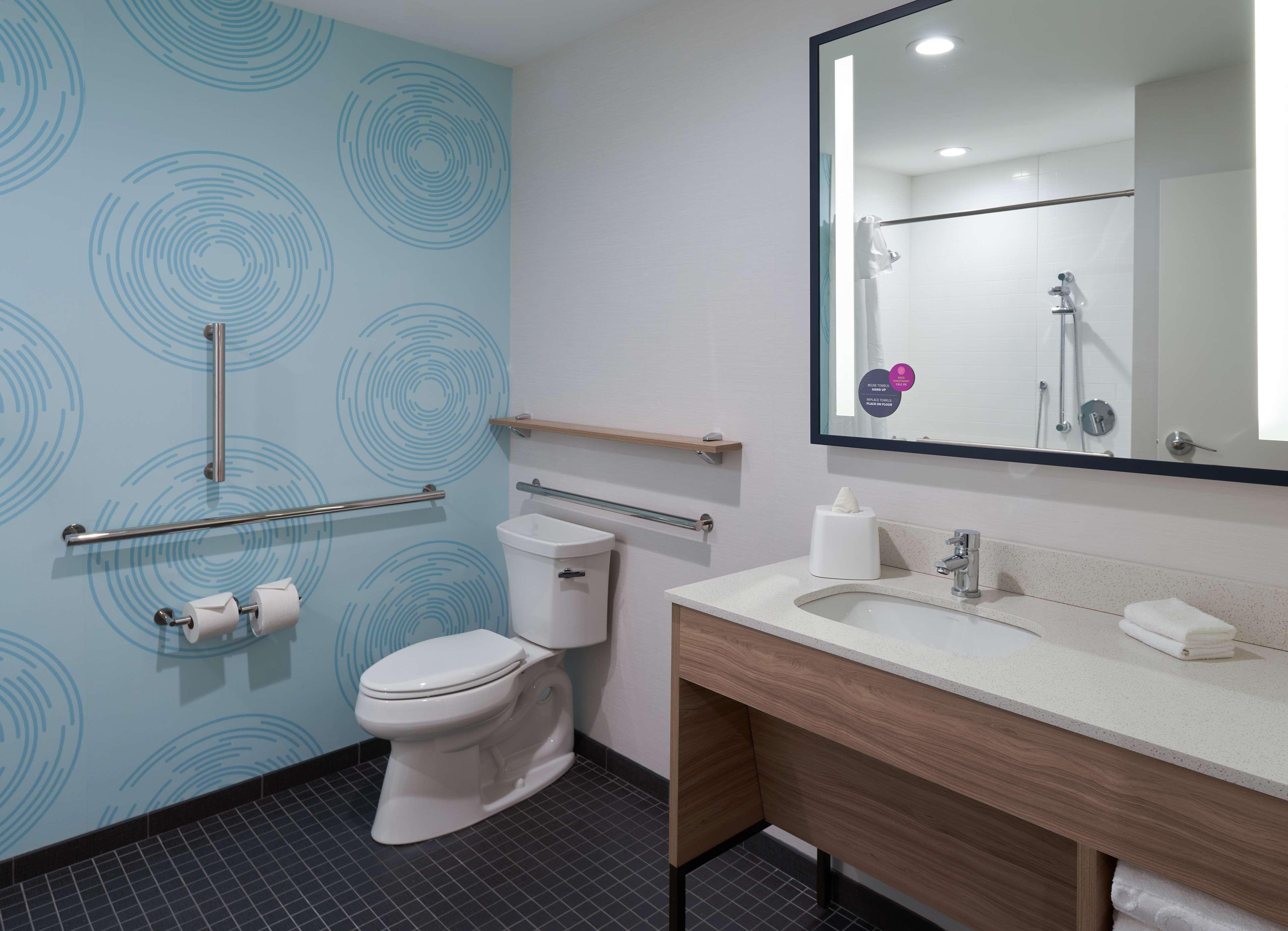 Twin Accessible-two Queen Beds