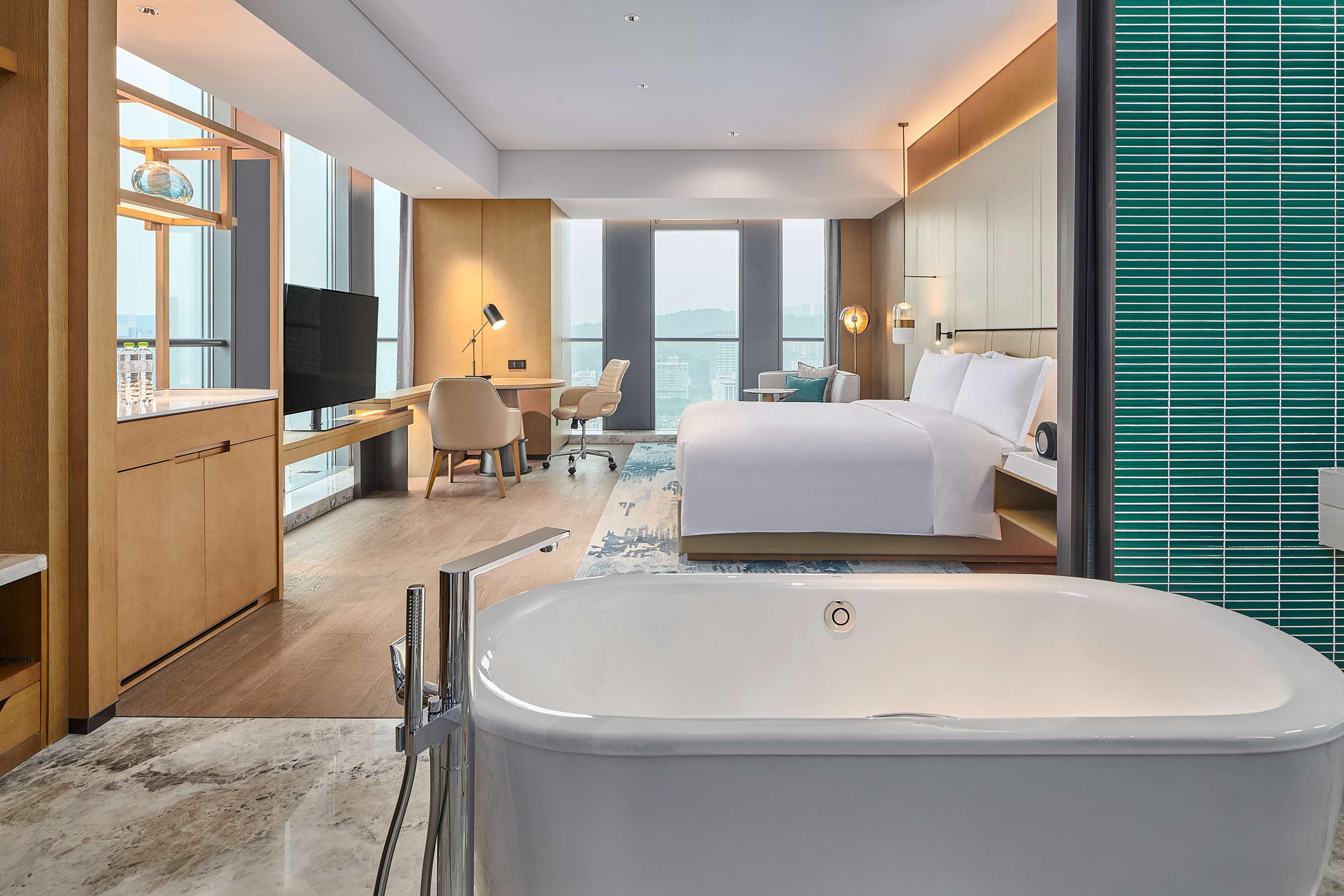 Double Deluxe King Bed