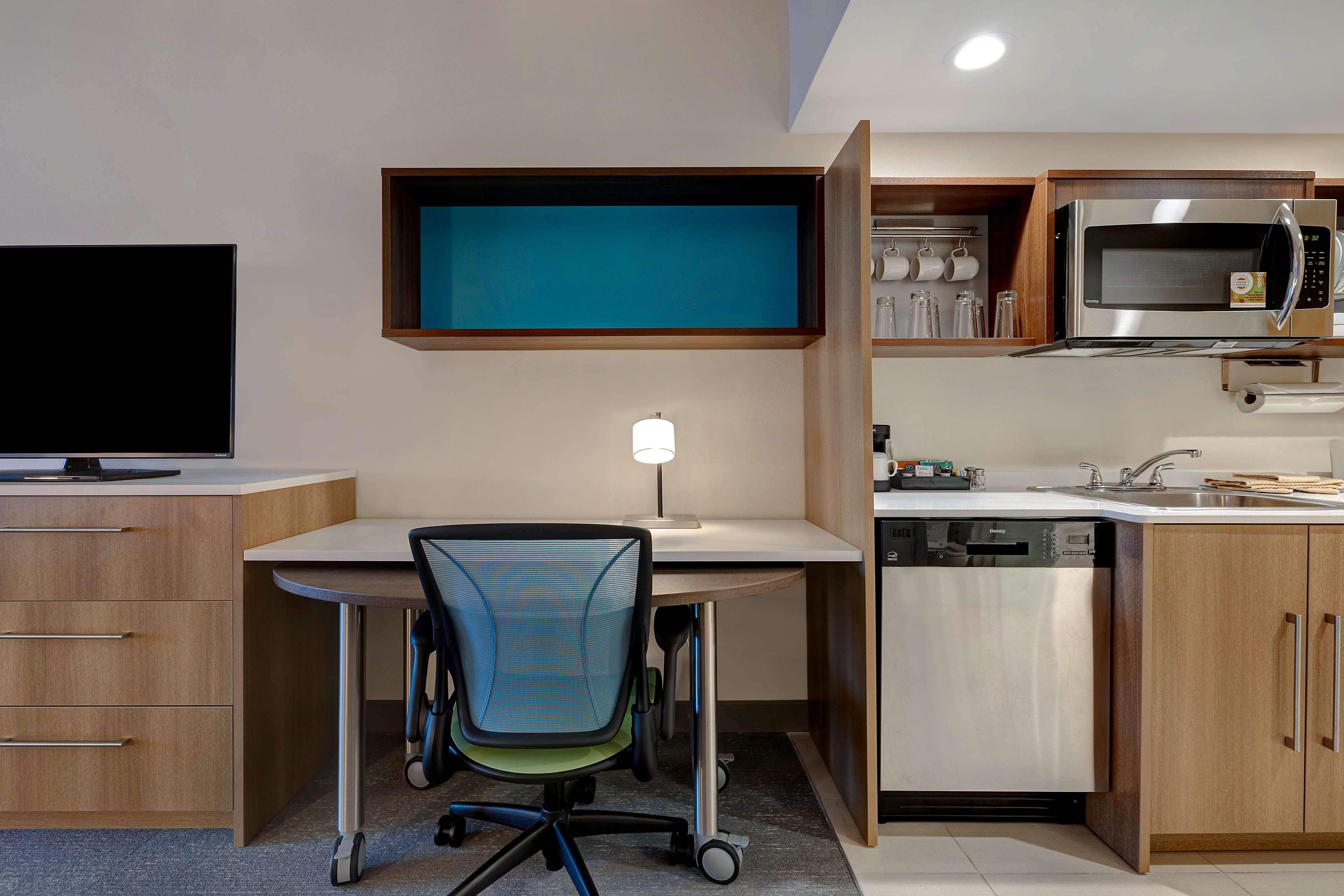 Studio Queen Bed Non Smoking