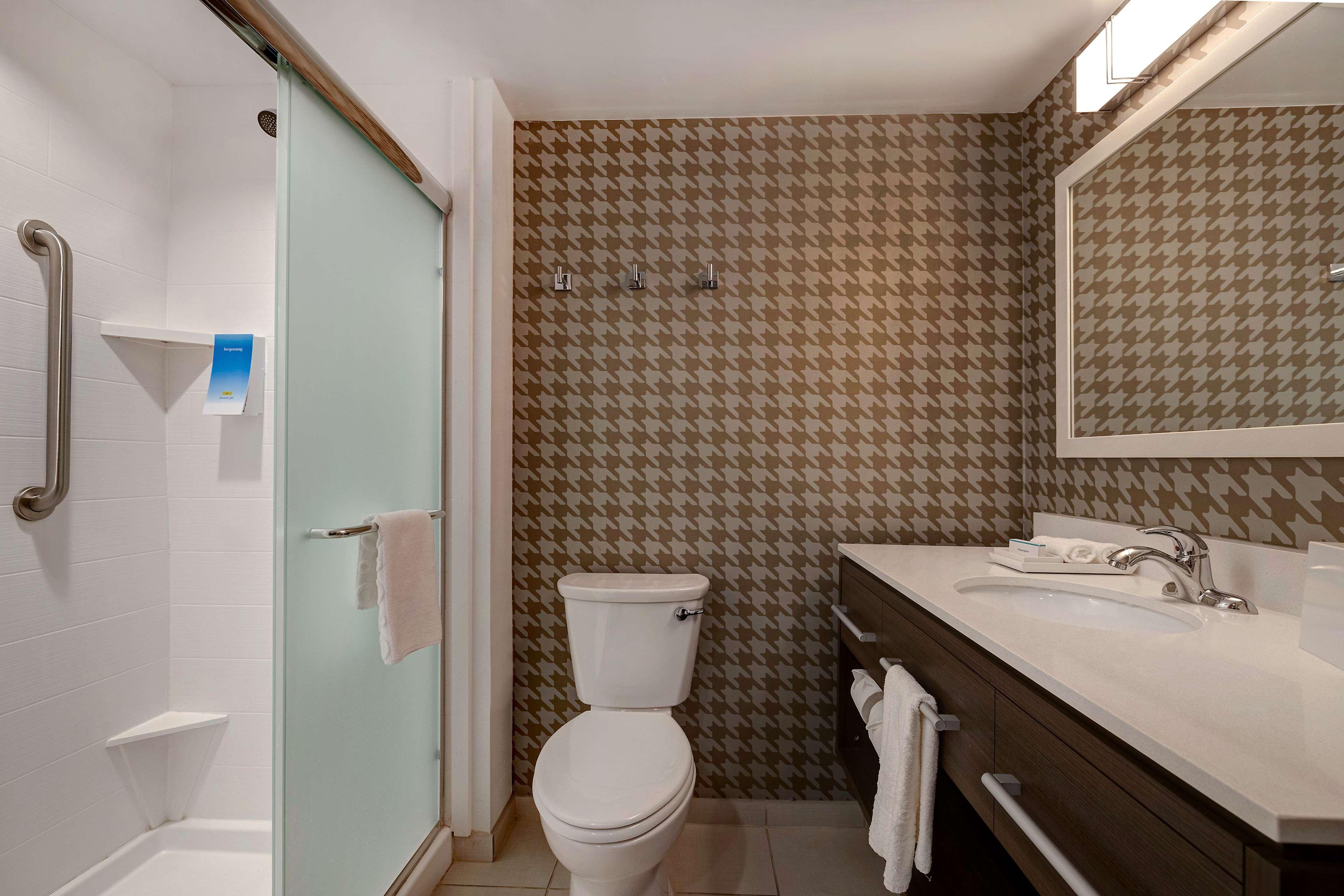 Studio Queen Bed Non Smoking