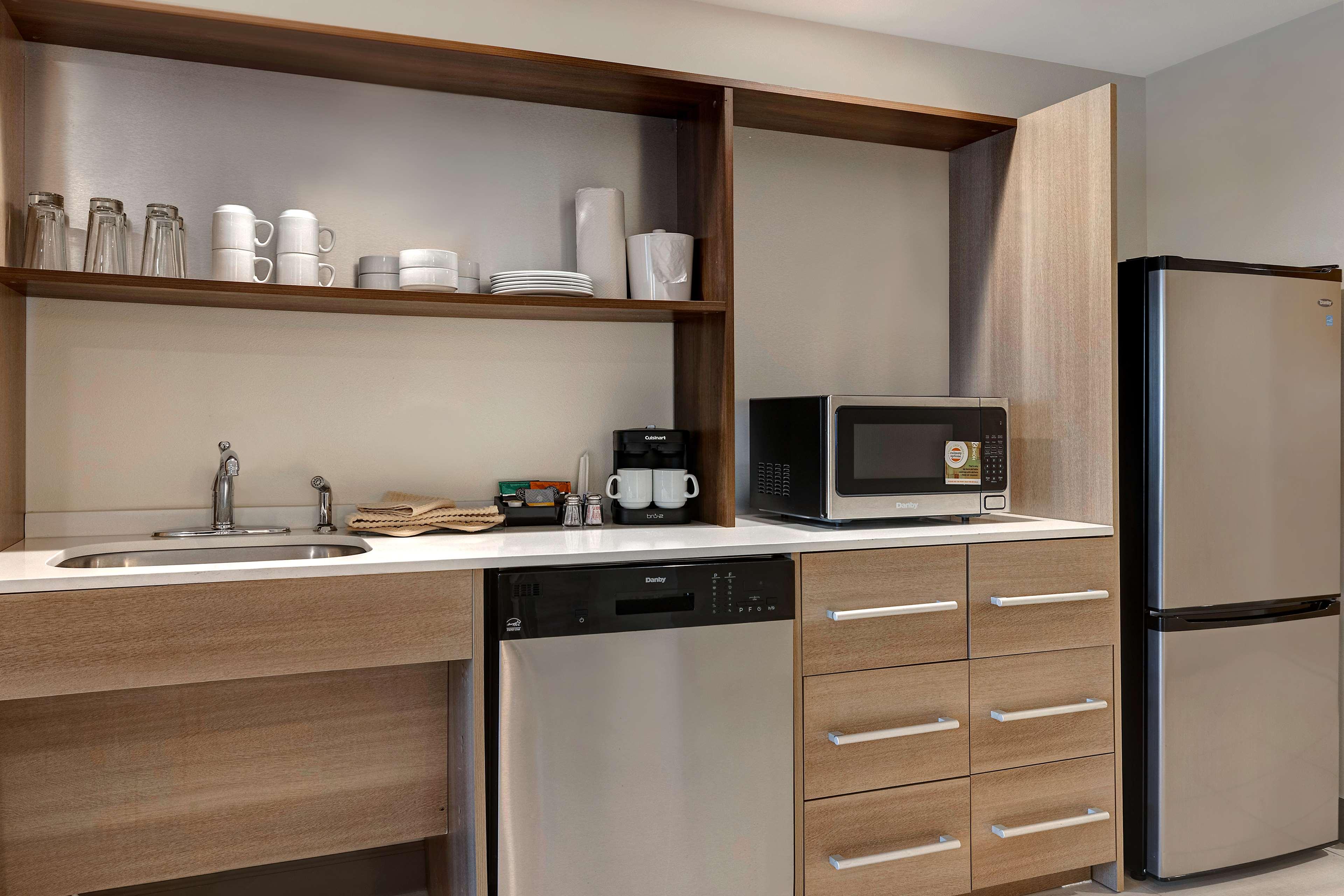 Suite Accessible King Size Bed