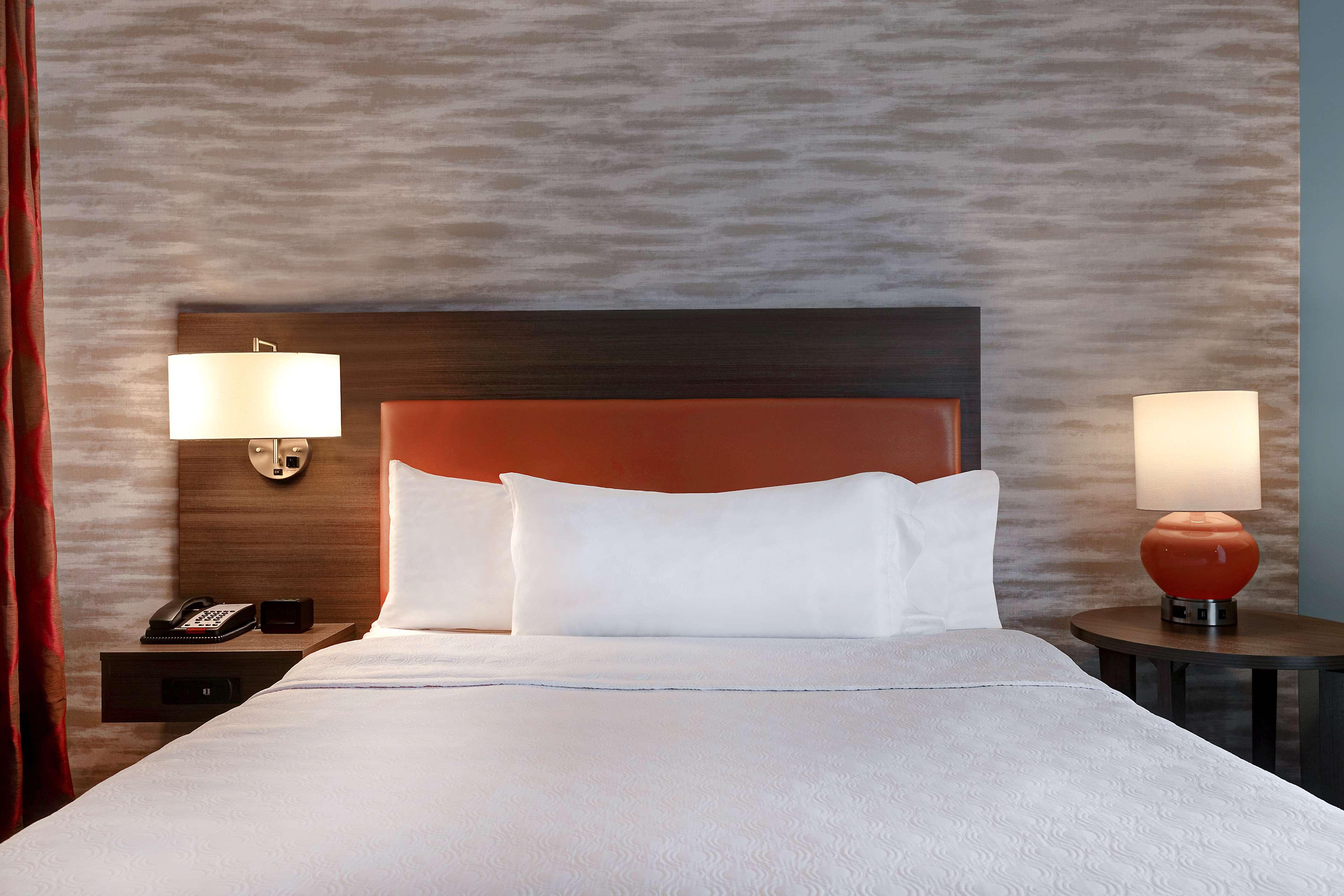 Studio Accessible-queen Size Bed