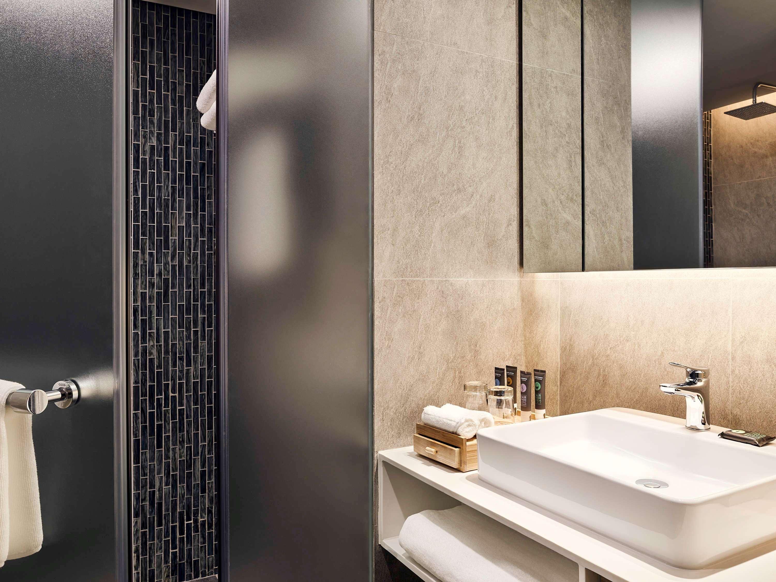 Studio Deluxe King Bed