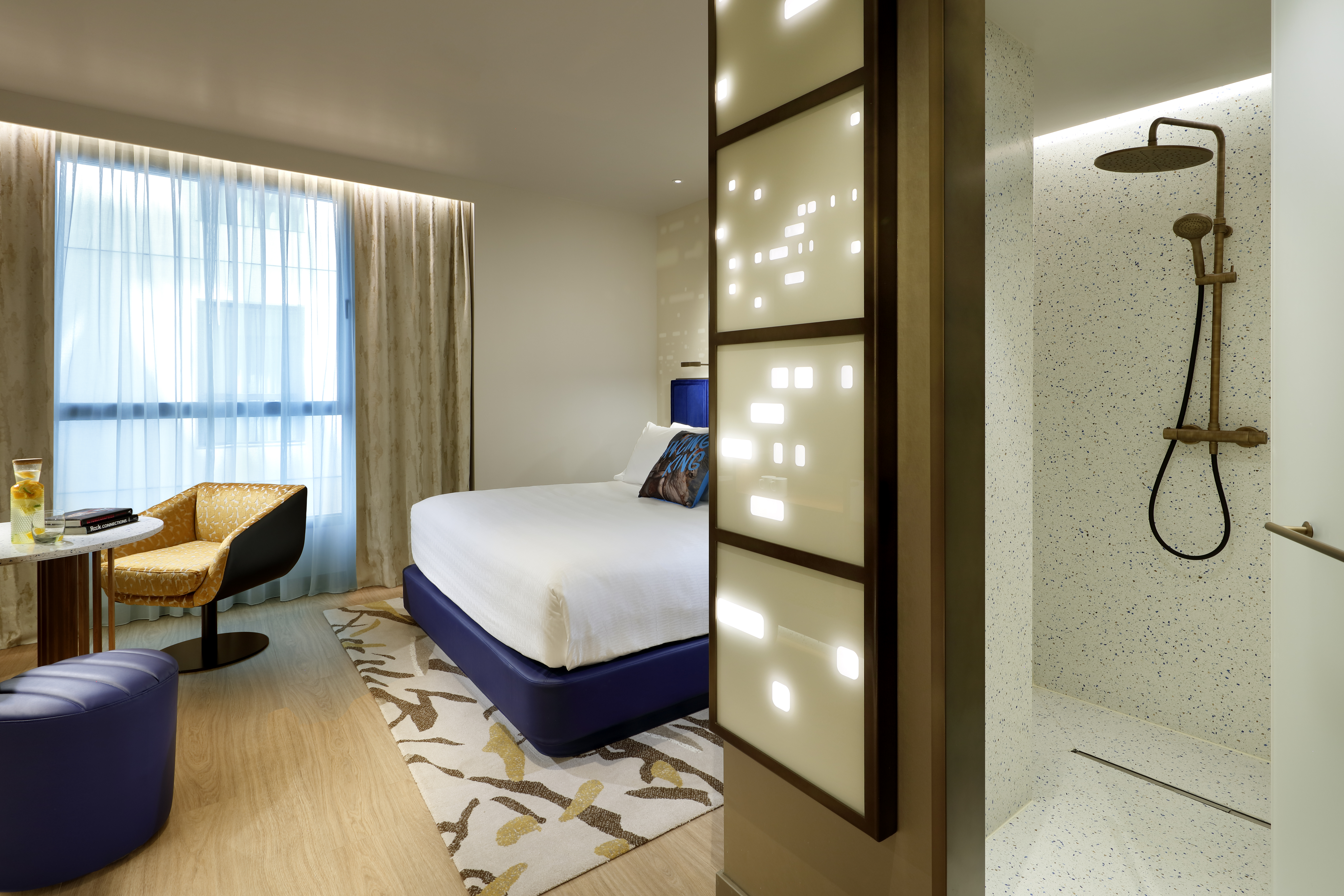 Double Deluxe King Bed