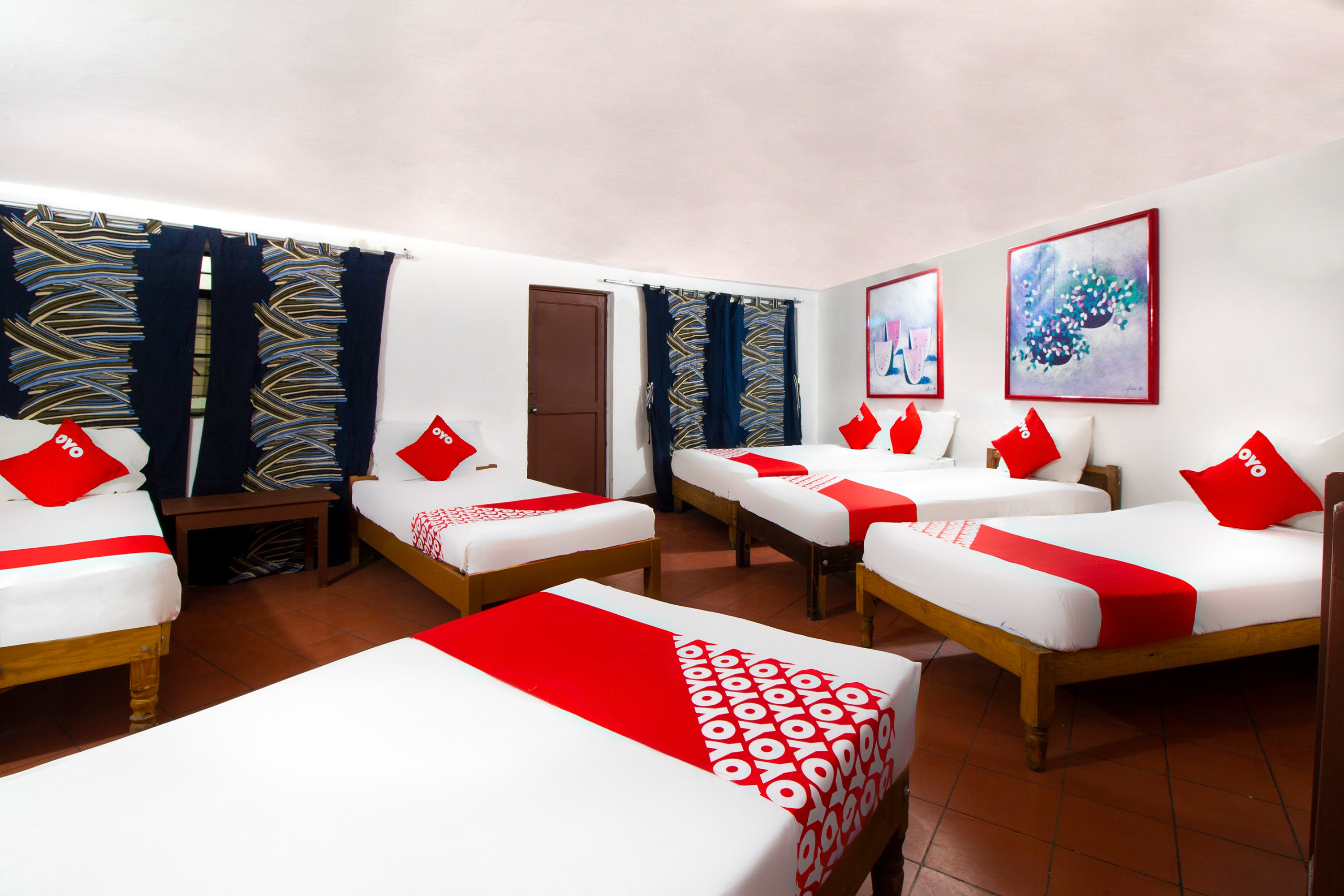 Family Room Three Beds