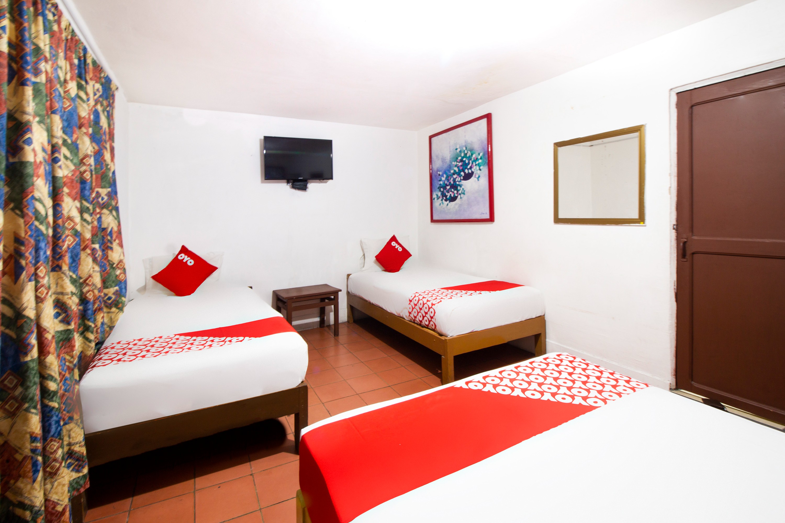 Quadruple Two Beds