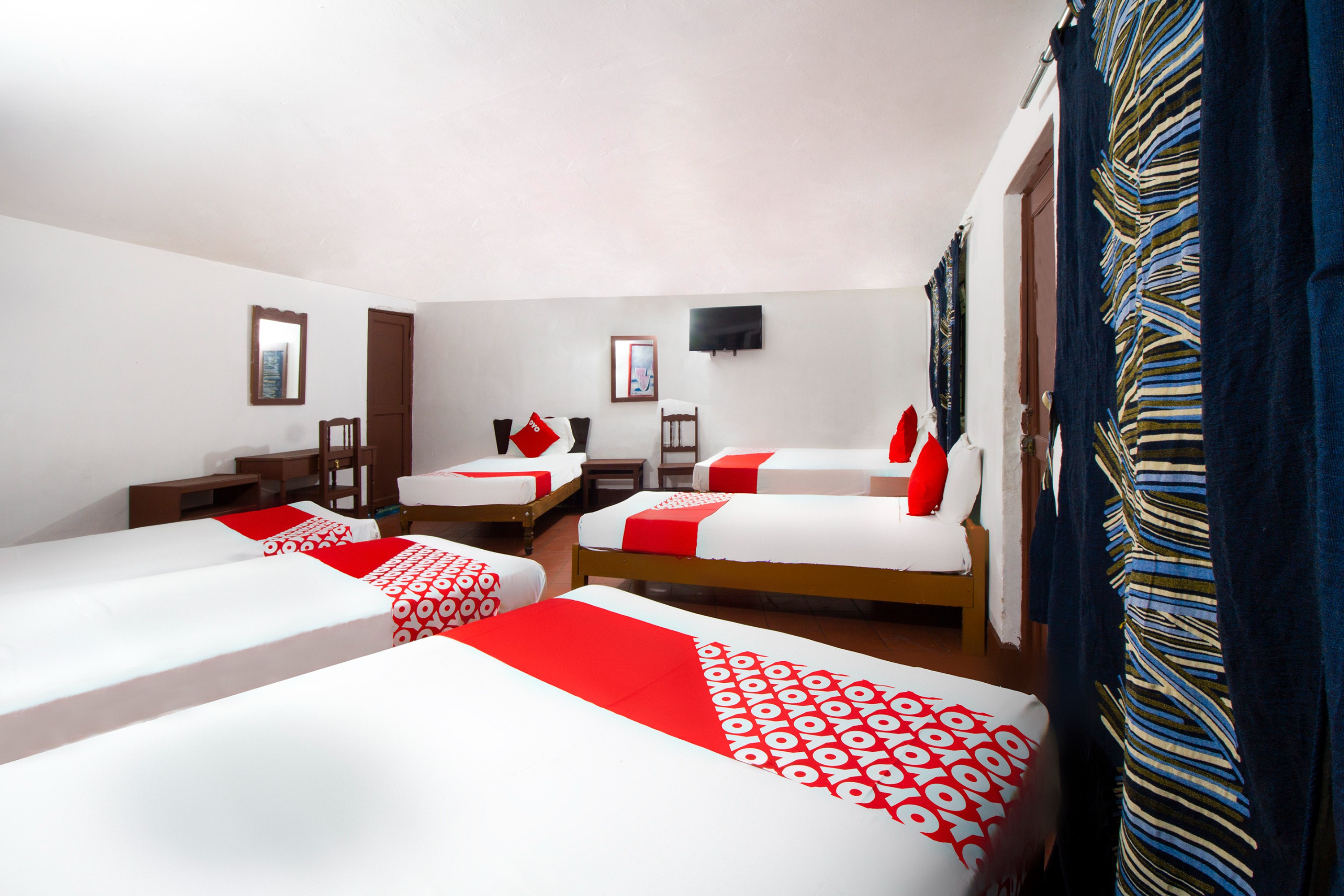 Family Room Three Beds
