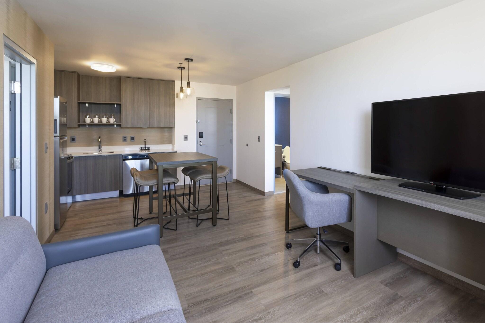 Suite Two Double Beds Non Smoking