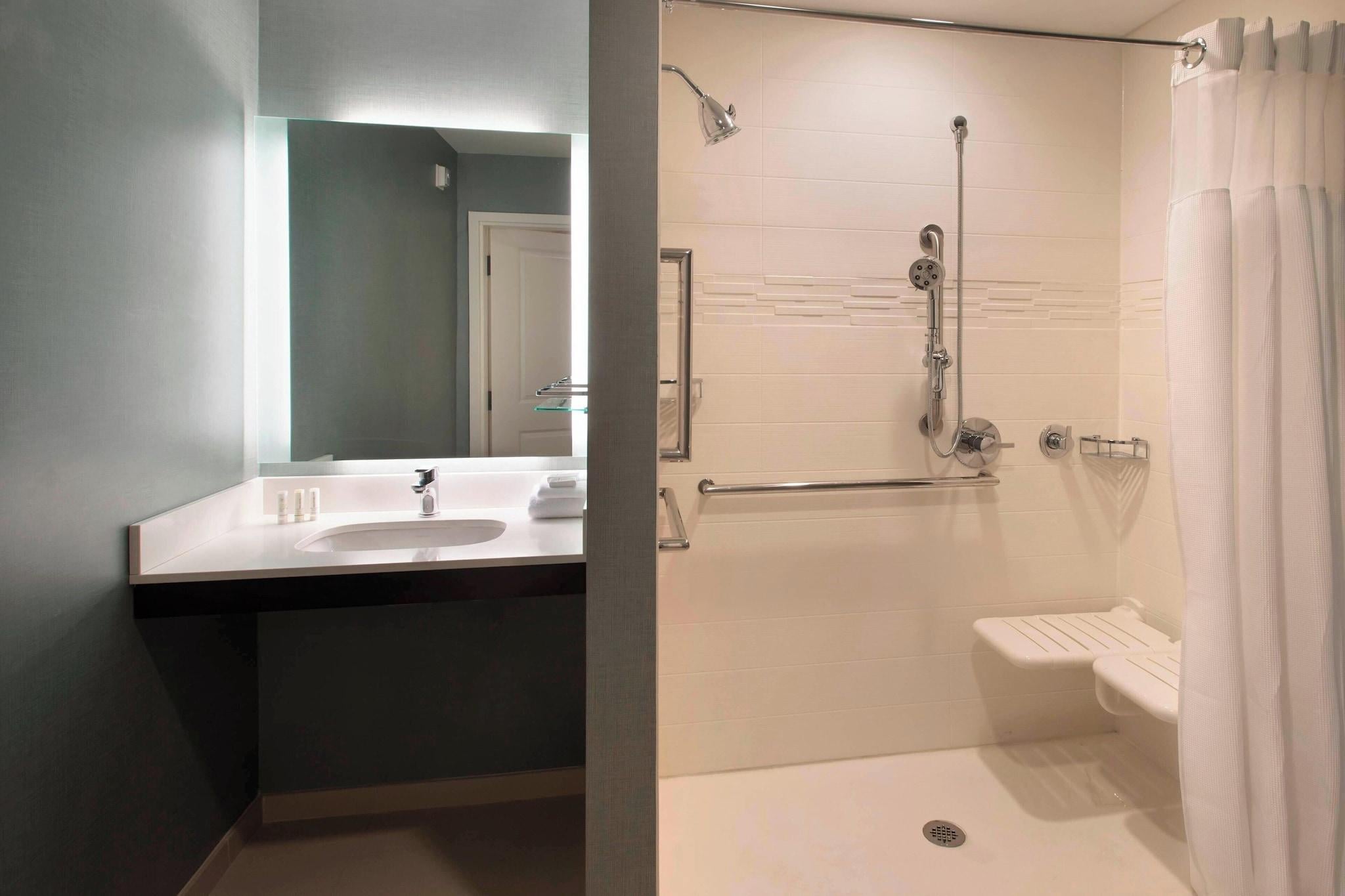 Studio King Size Bed