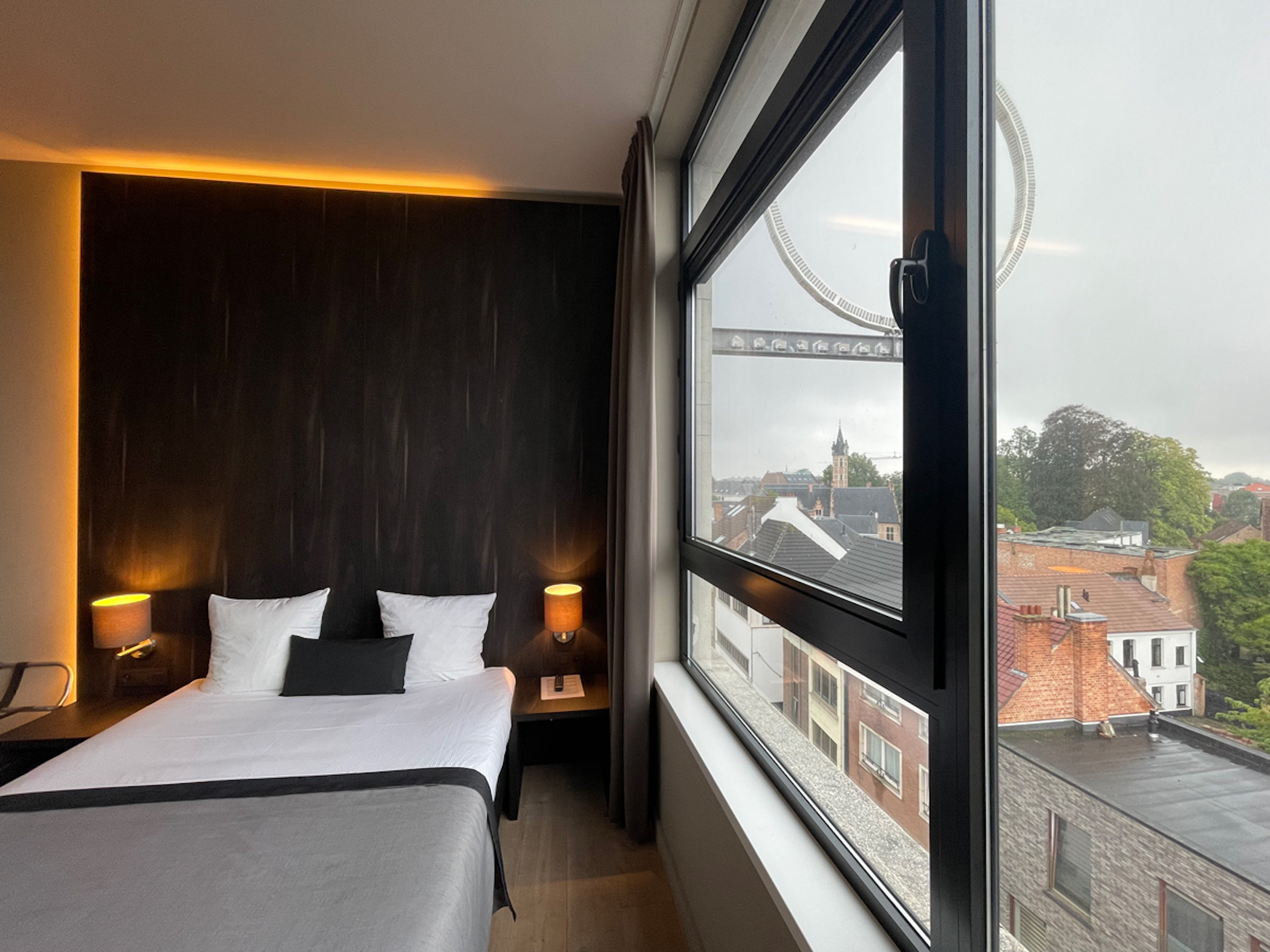 Double Deluxe One Bed