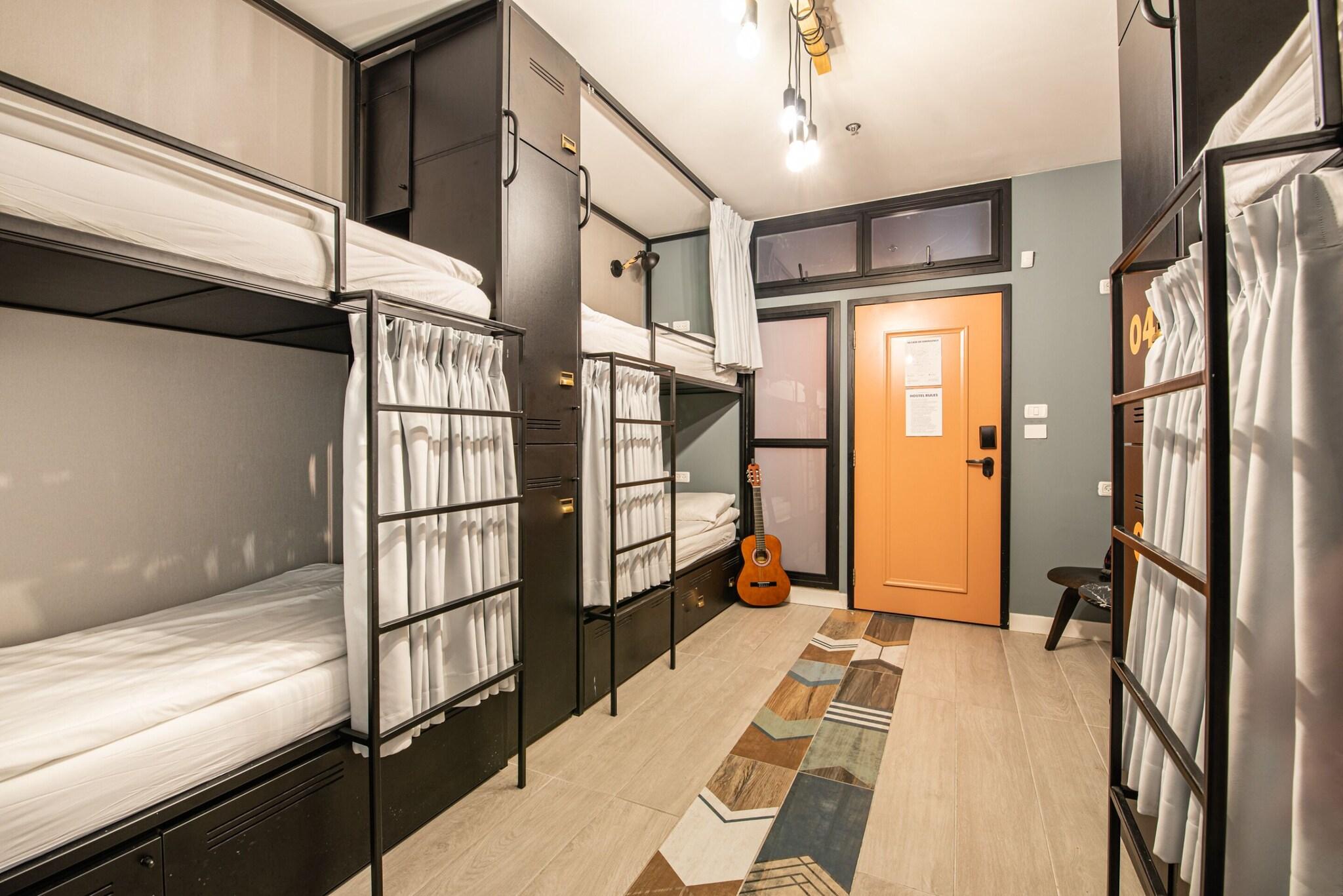 Bed in Dormitory Bunk Bed