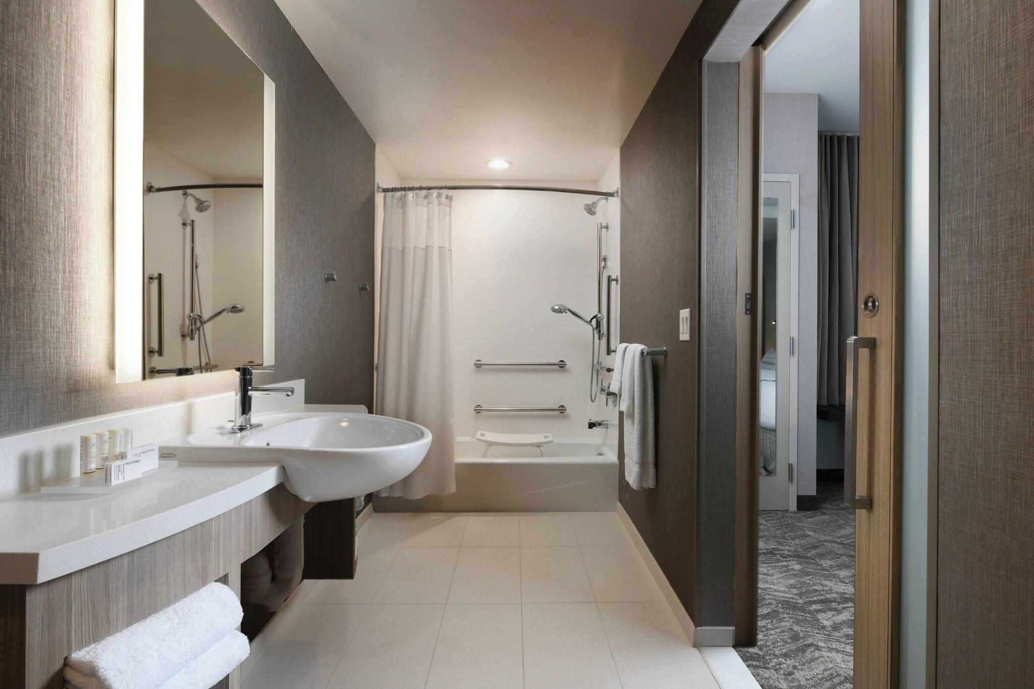 Suite Two Queen Beds