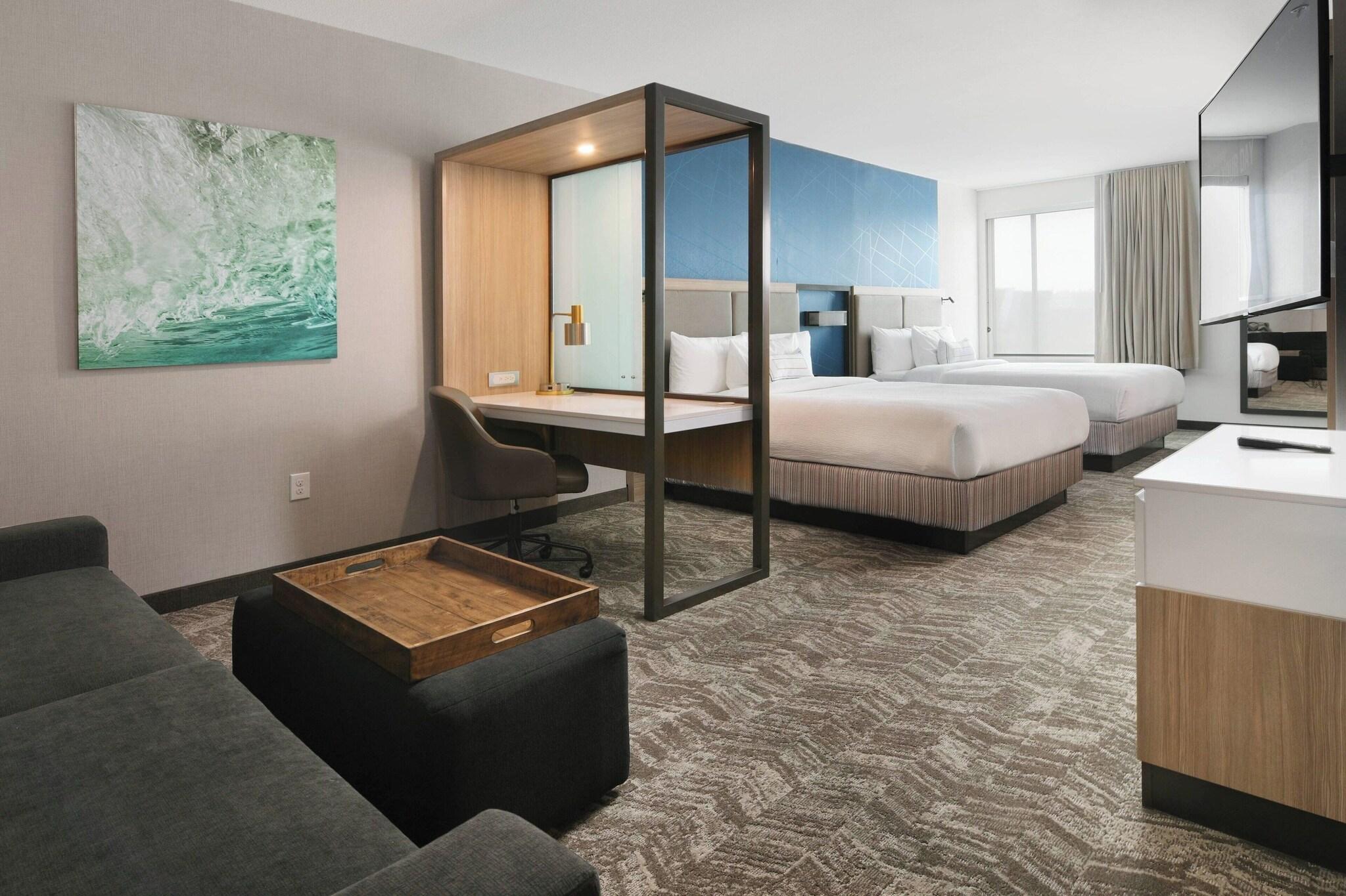 Suite Two Queen Beds