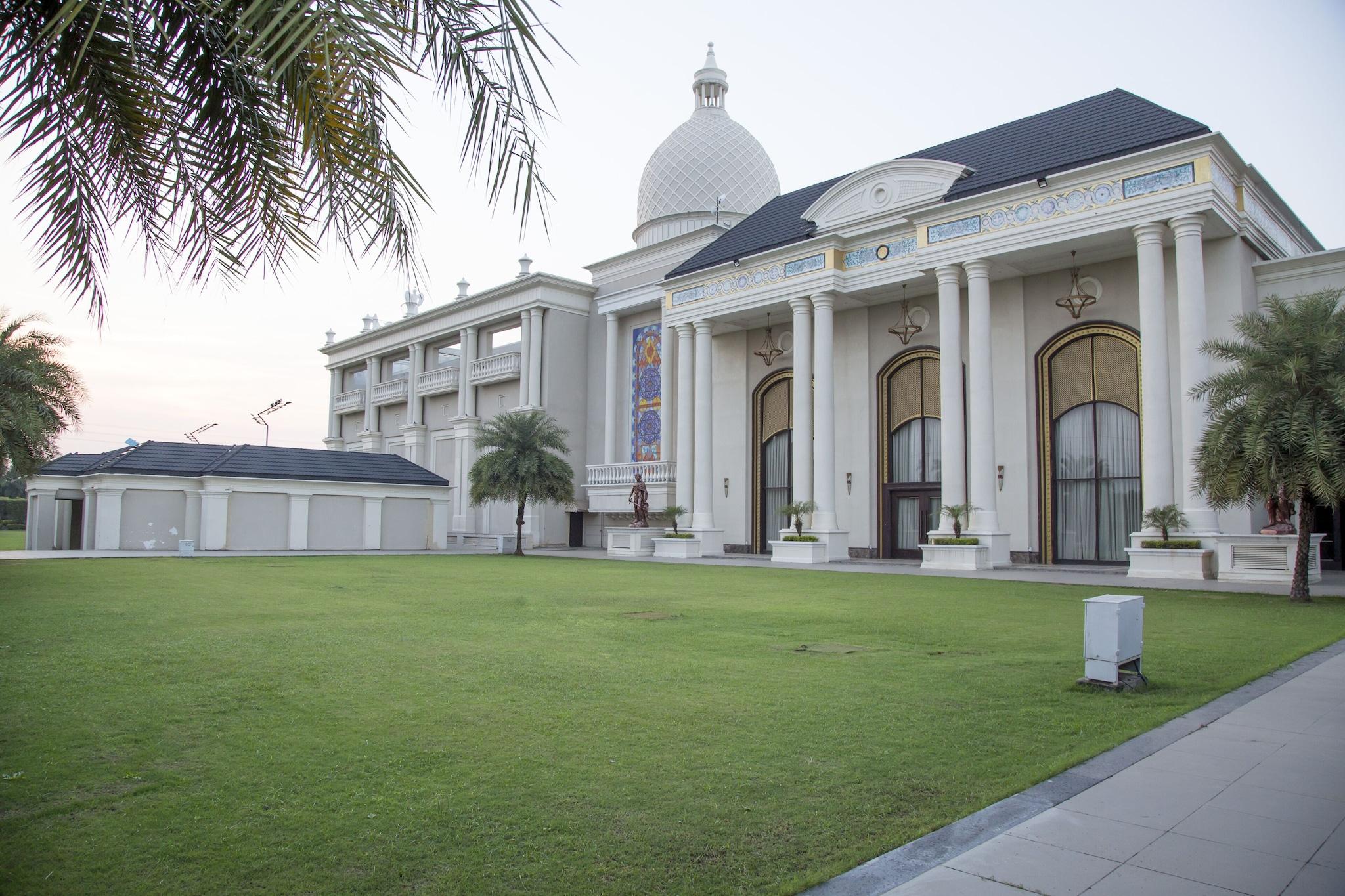 Double King Size Bed