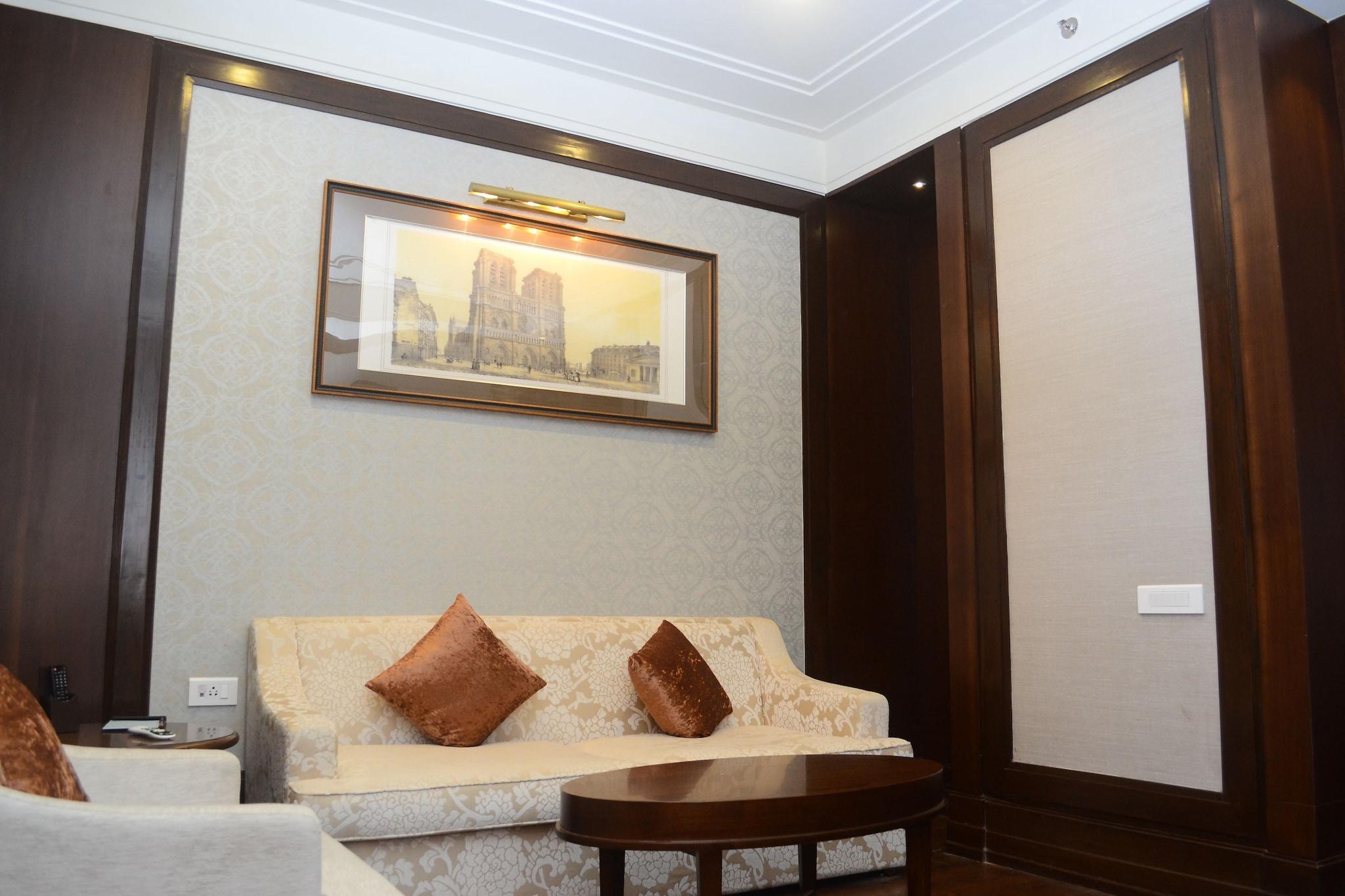 Suite King Size Bed