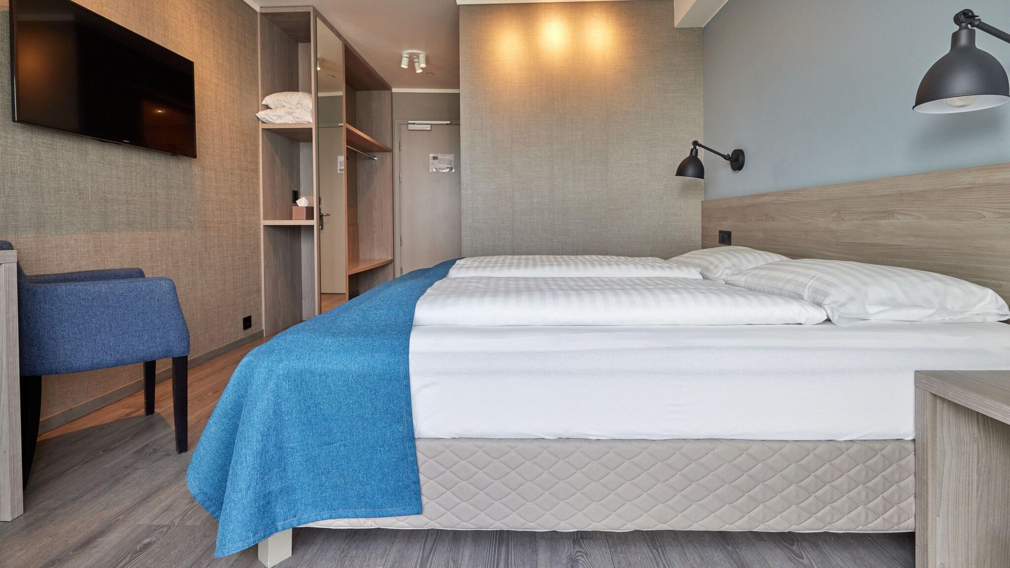 Double or Twin Queen Size Bed