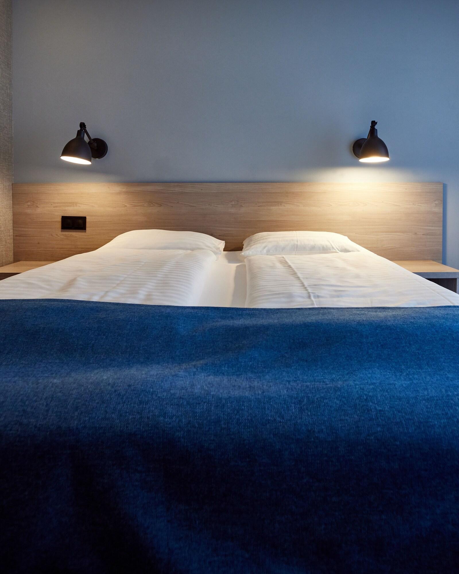 Double or Twin Queen Size Bed