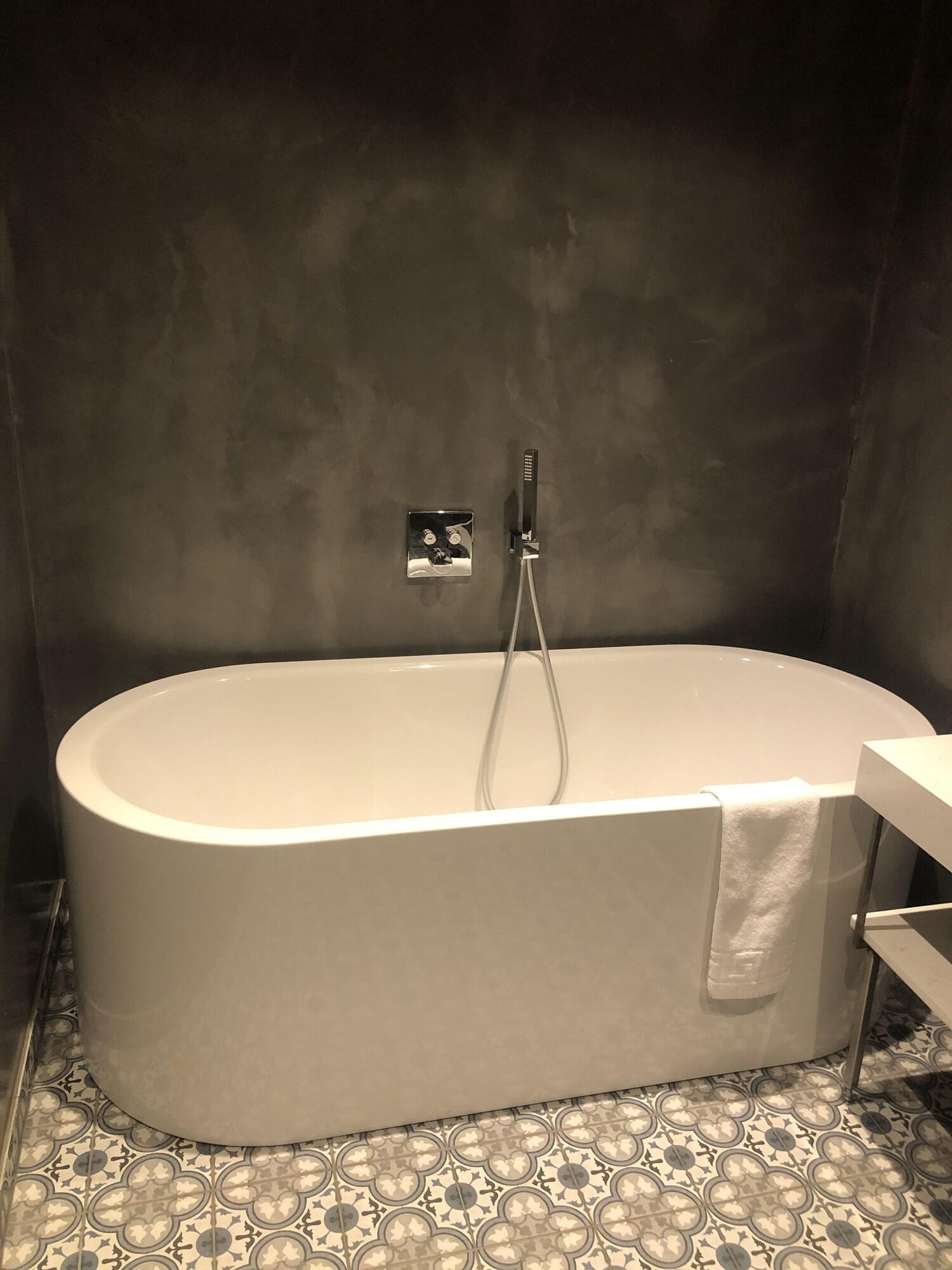 Suite Queen Size Bed