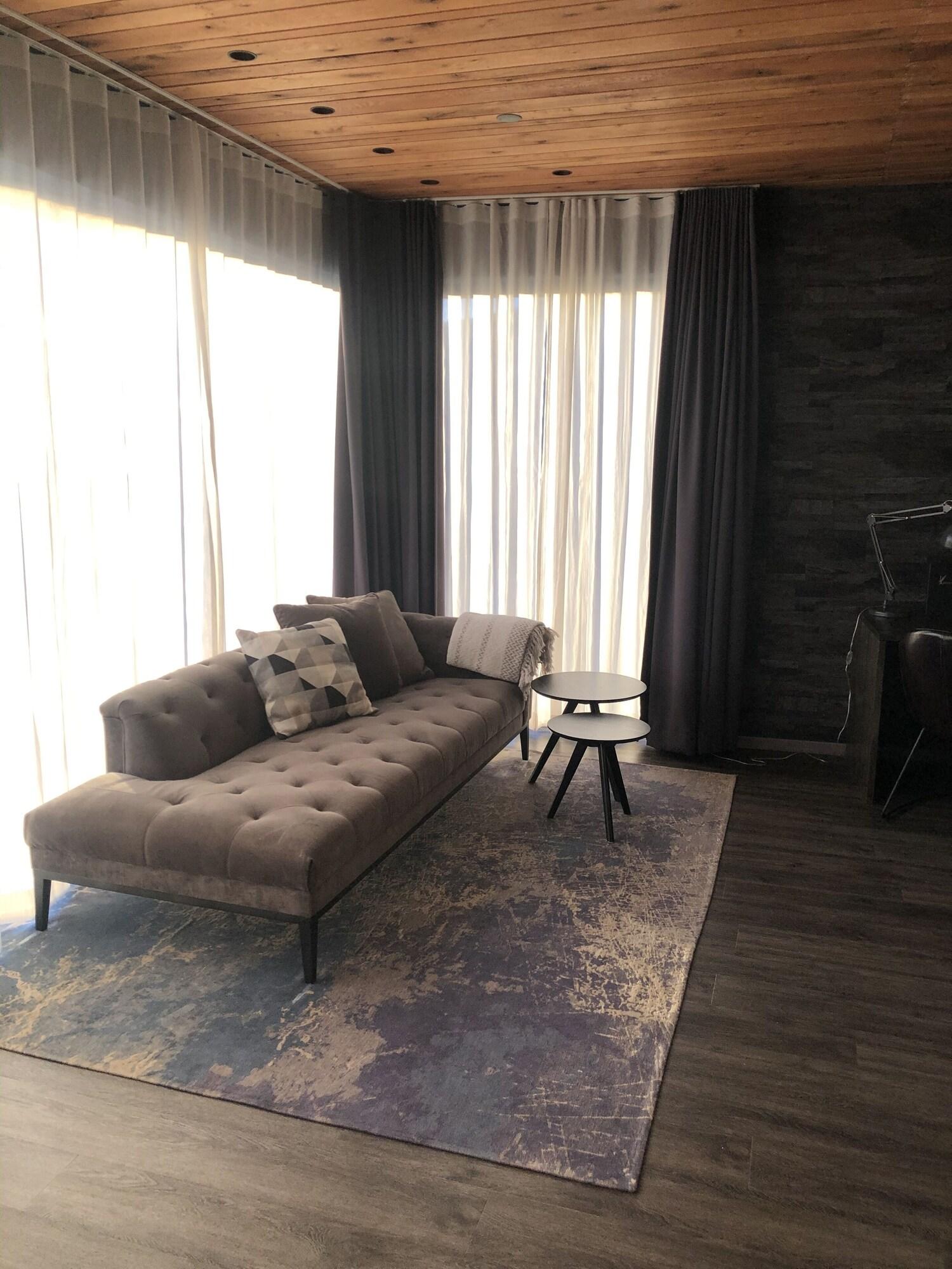 Suite Queen Size Bed