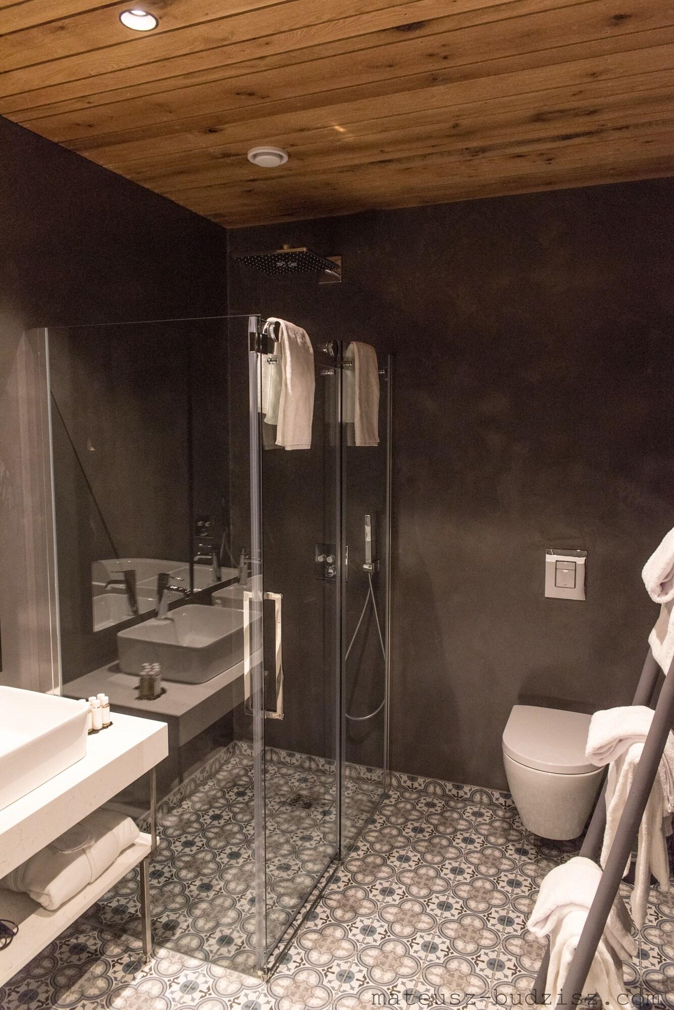 Suite Queen Size Bed