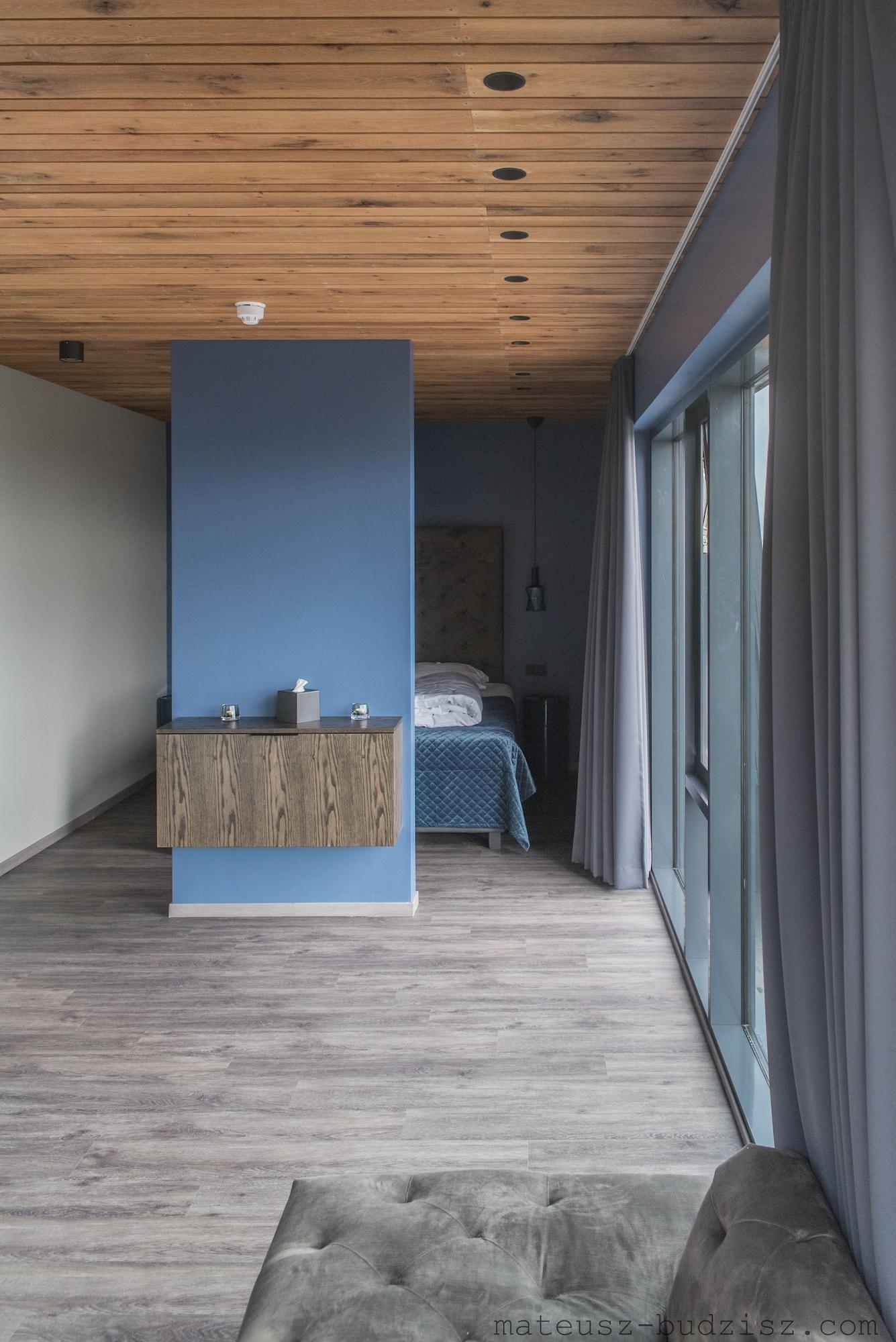 Suite Queen Size Bed