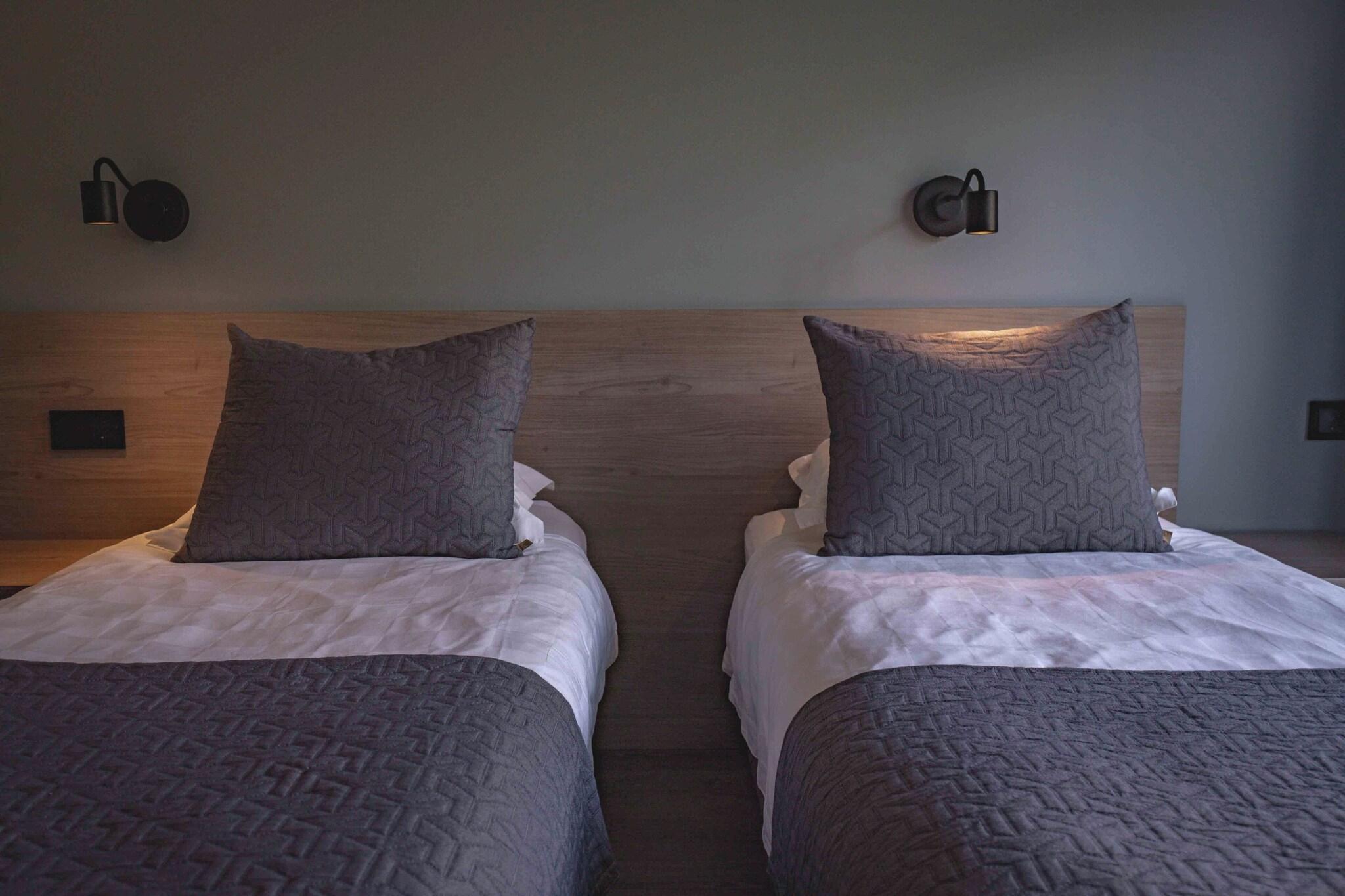 Double or Twin Queen Size Bed