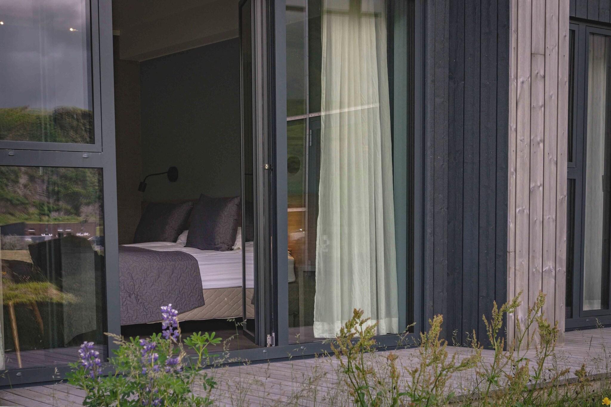 Double or Twin Queen Size Bed