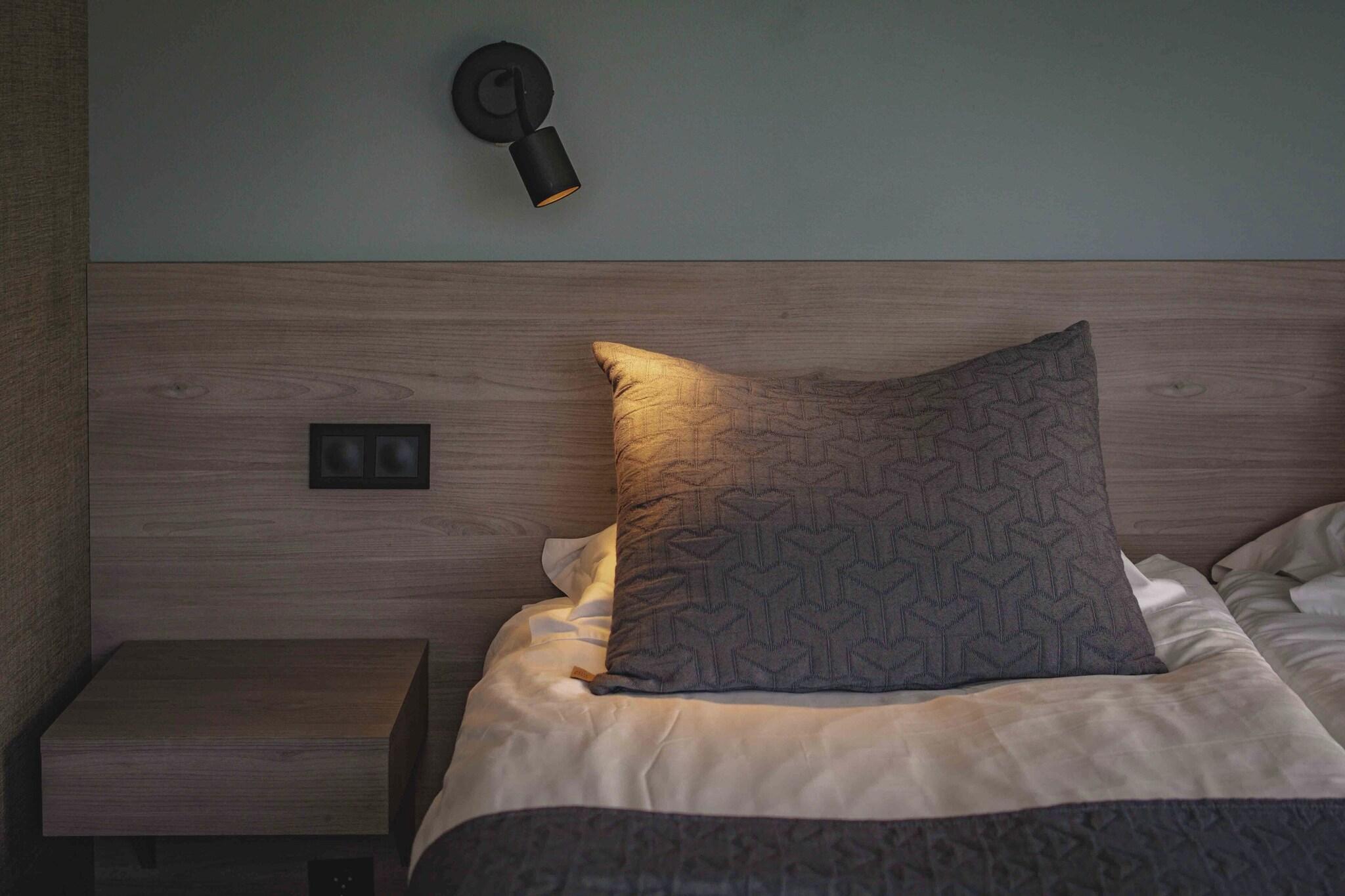 Double or Twin Queen Size Bed