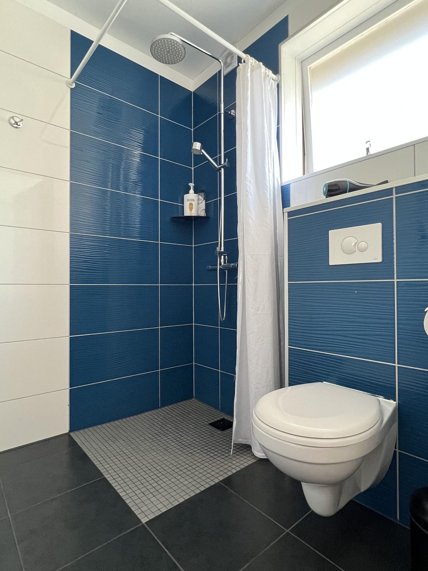 Double or Twin Queen Size Bed