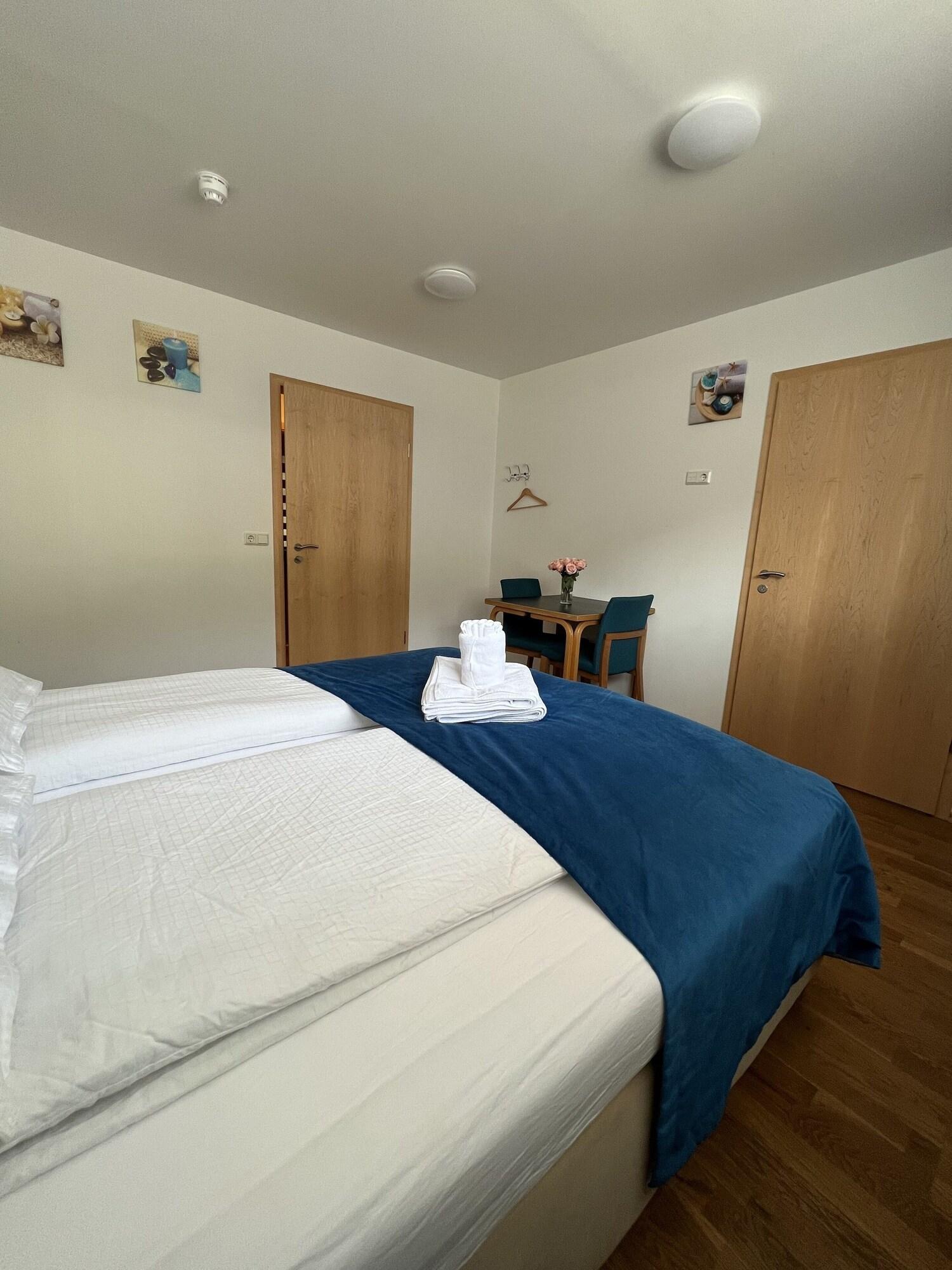 Double or Twin Queen Size Bed